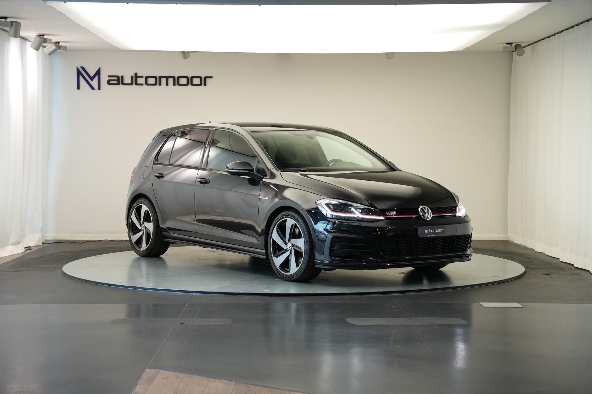 VW Golf 2.0 TSI GTI DSG *CH-Fahrzeug*-showroom-element-2
