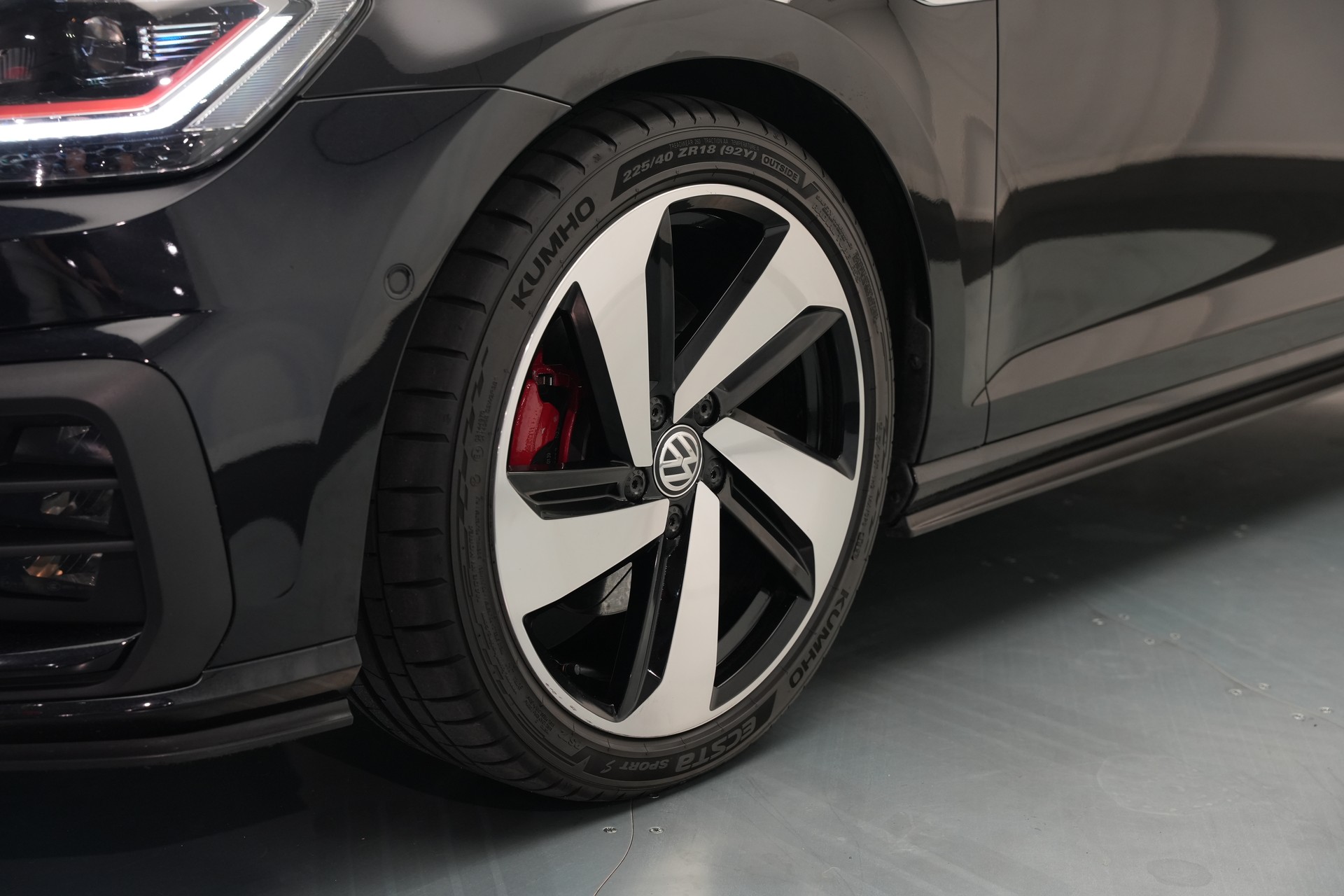 VW Golf 2.0 TSI GTI DSG *CH-Fahrzeug*-image-46