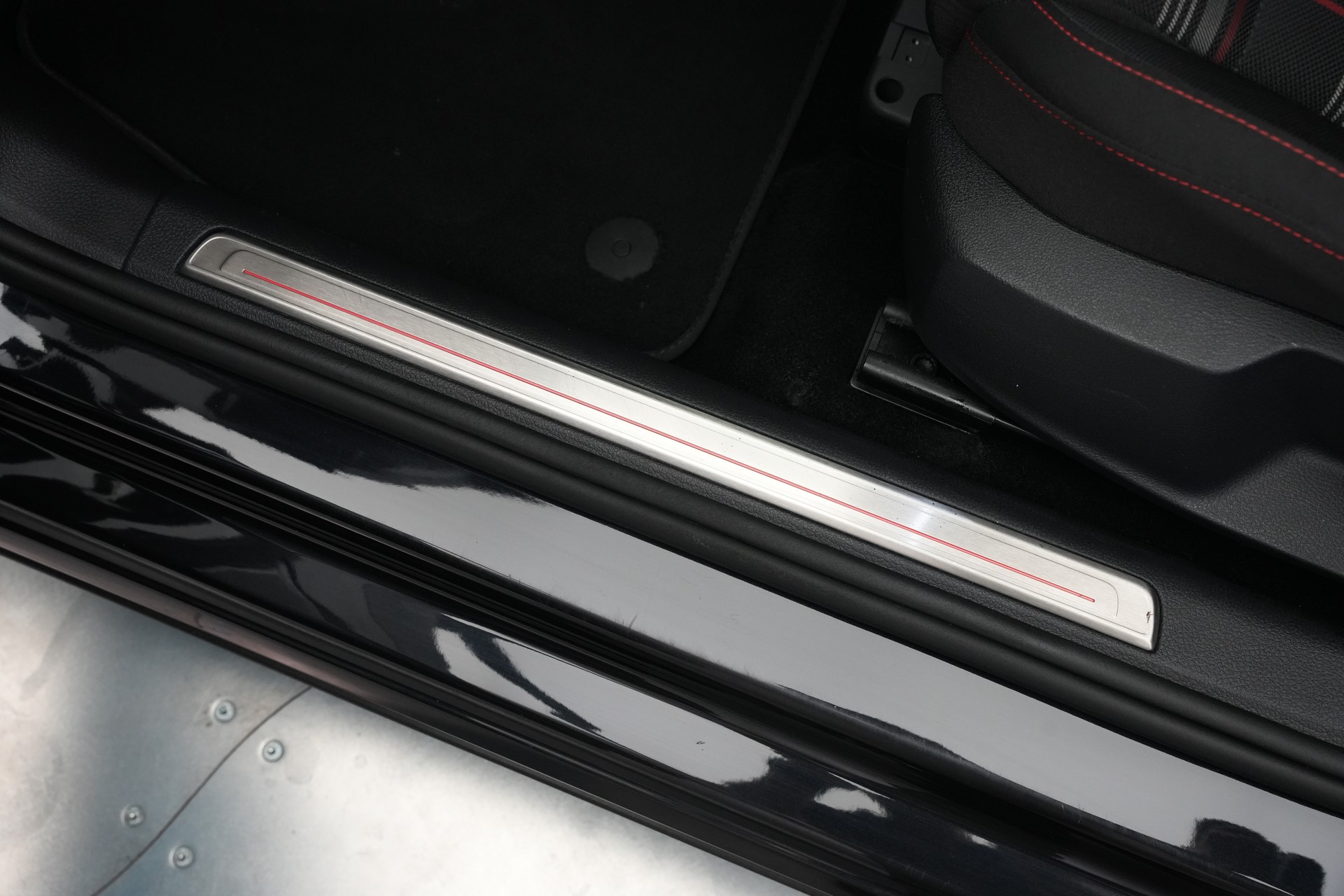 VW Golf 2.0 TSI GTI DSG *CH-Fahrzeug*-image-20