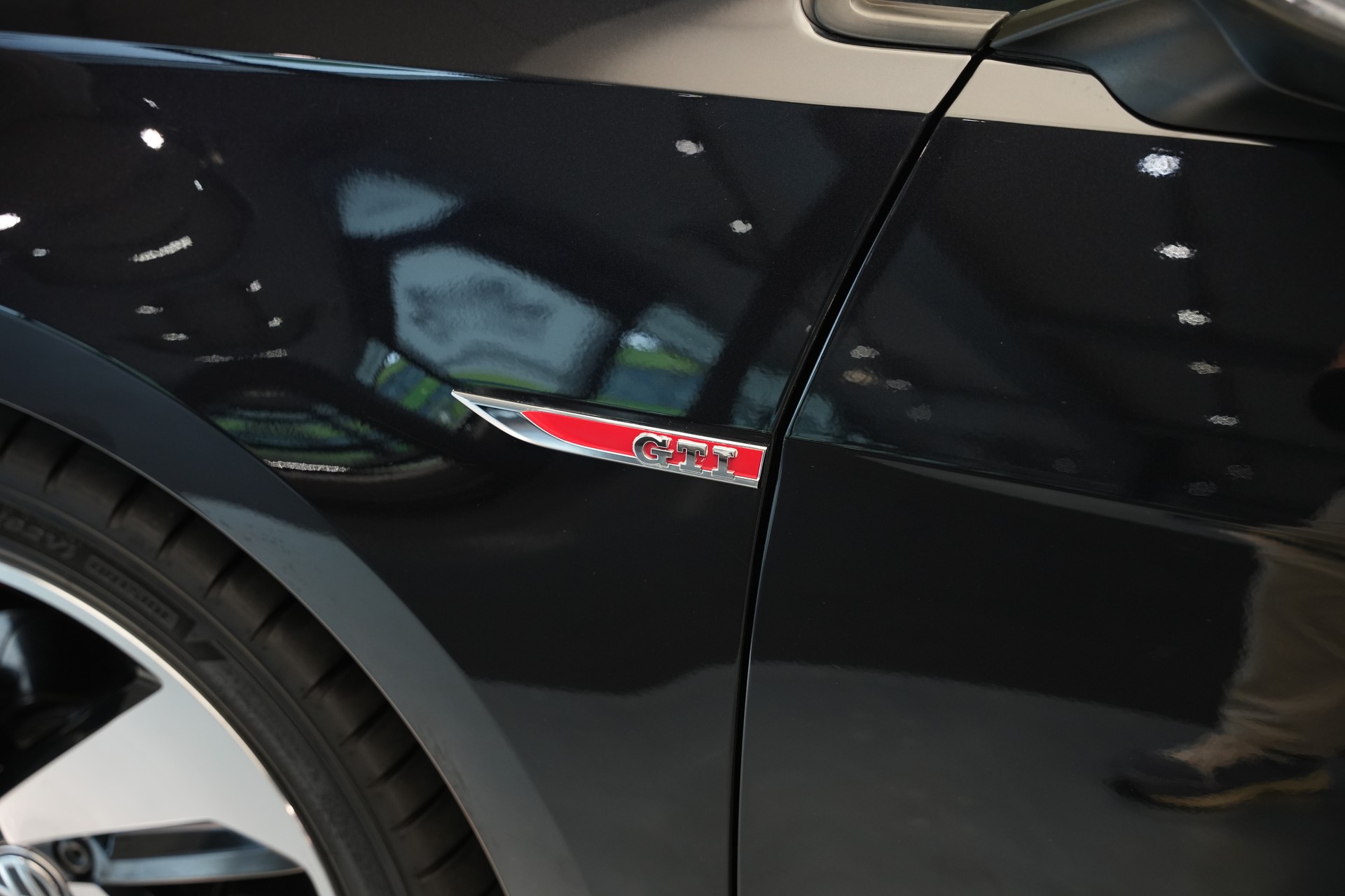 VW Golf 2.0 TSI GTI DSG *CH-Fahrzeug*-image-40