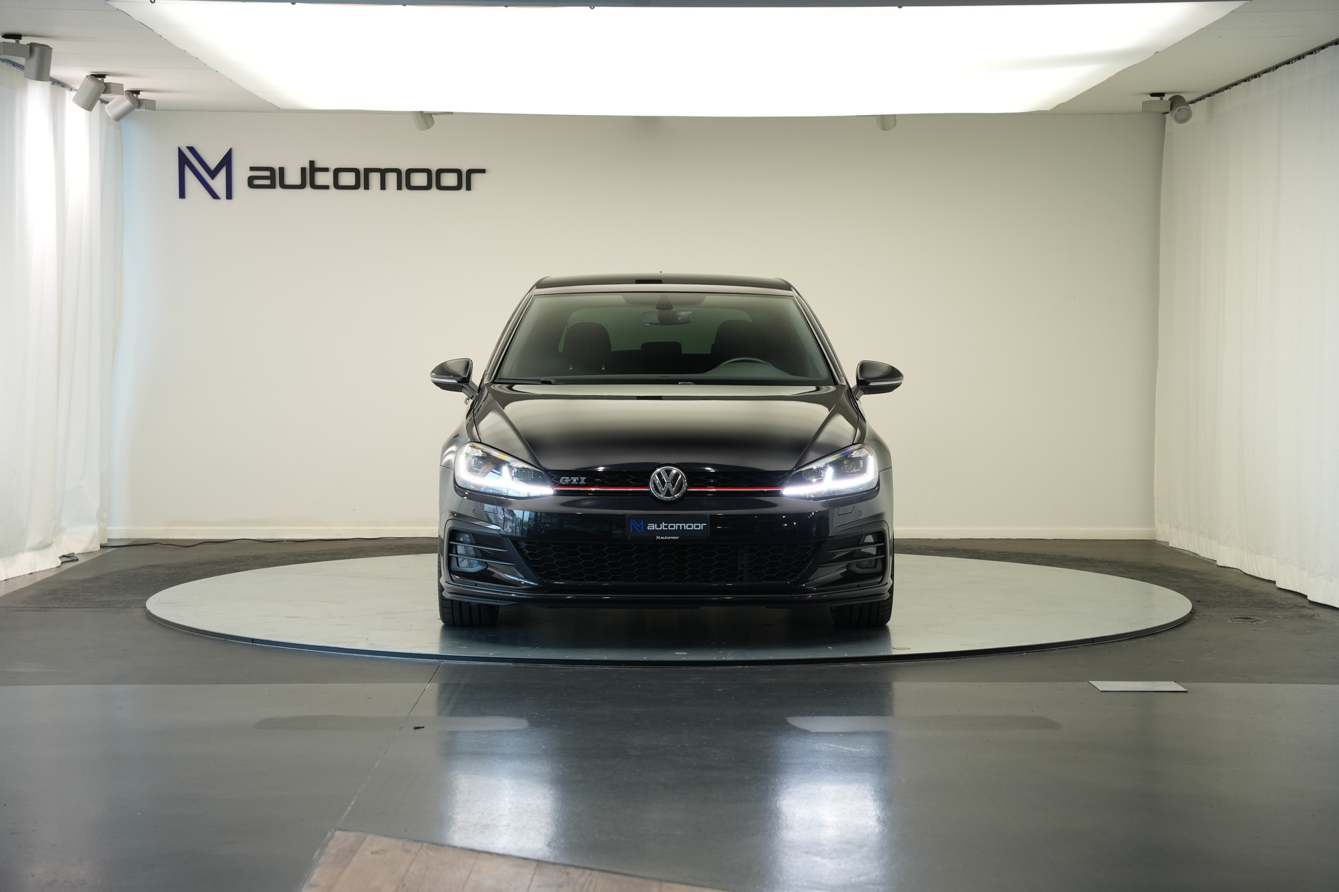 VW Golf 2.0 TSI GTI DSG *CH-Fahrzeug*-showroom-element-1