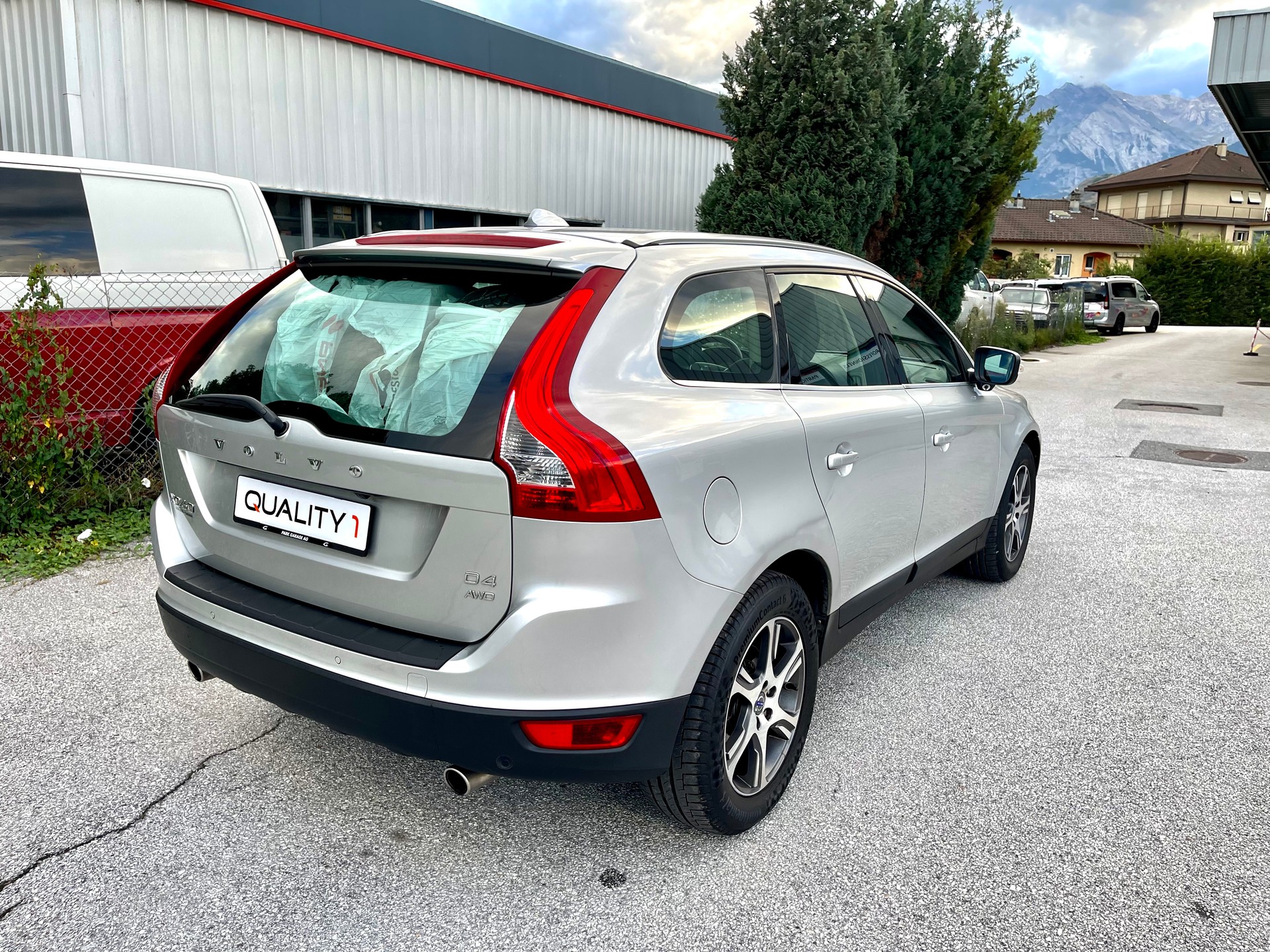 VOLVO XC60 D4 AWD R-Design-image-26