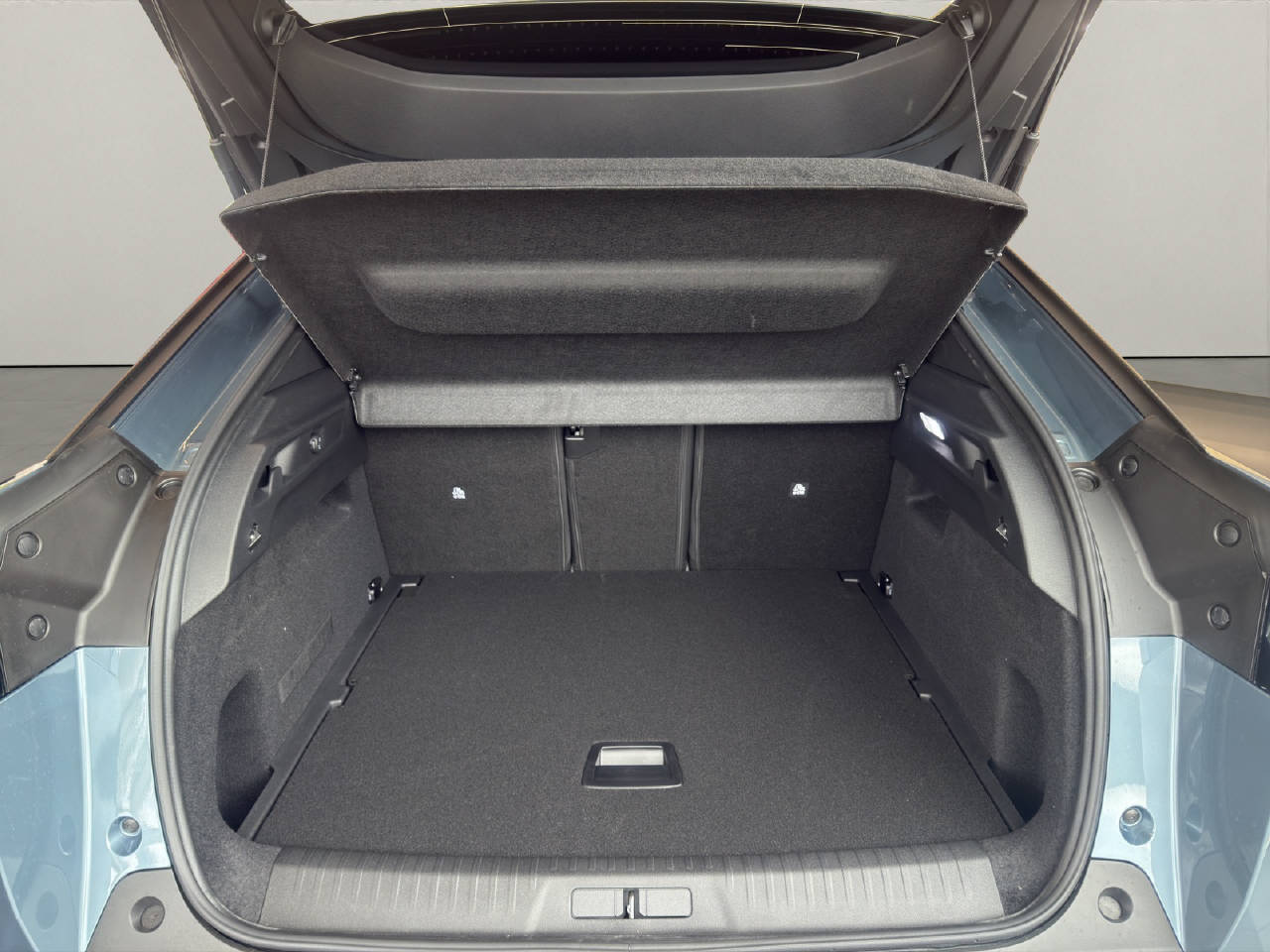 PEUGEOT 3008 1.2 Hybrid 145 PS Allure Premium-image-19
