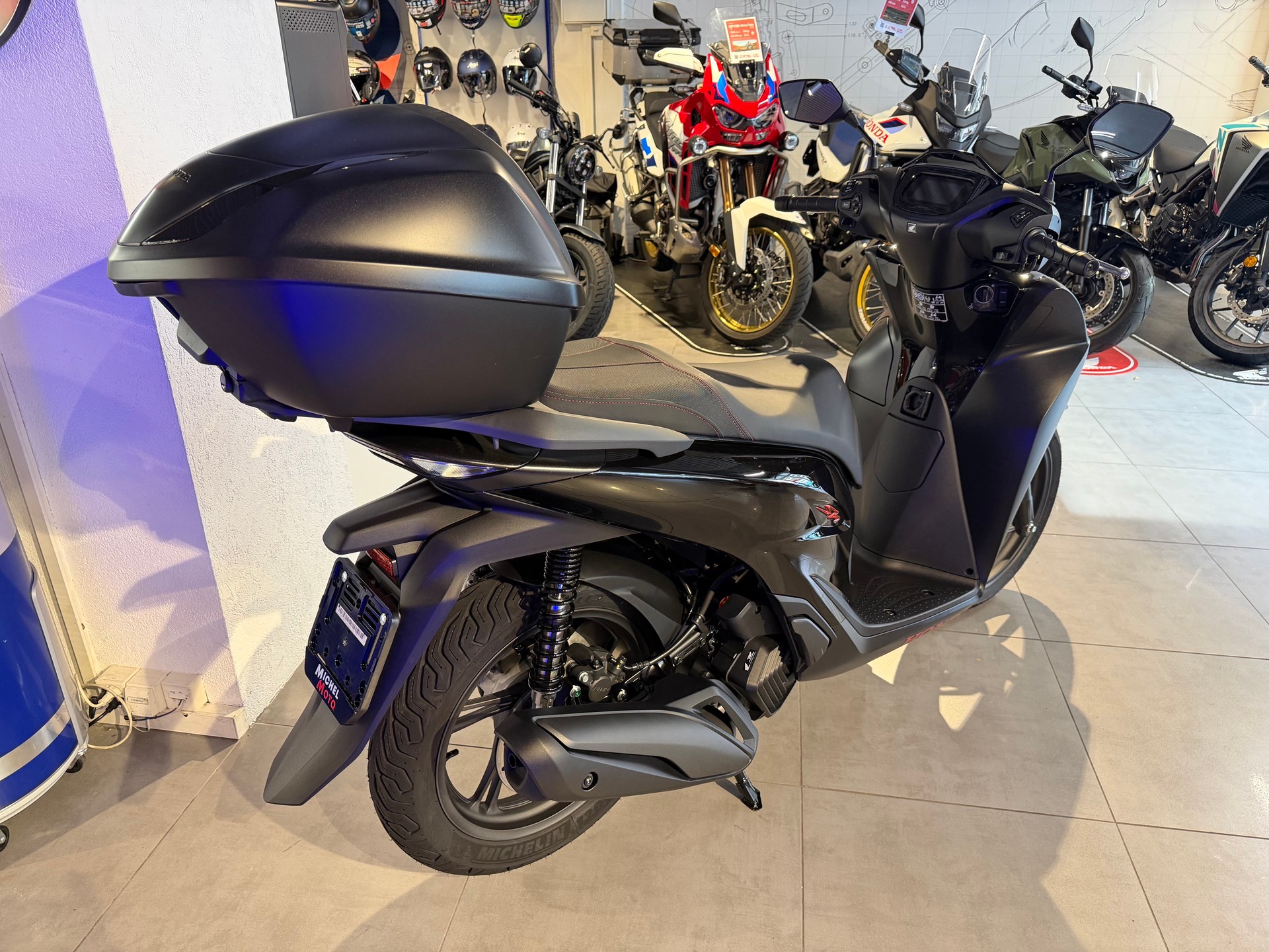 HONDA SH-image-2