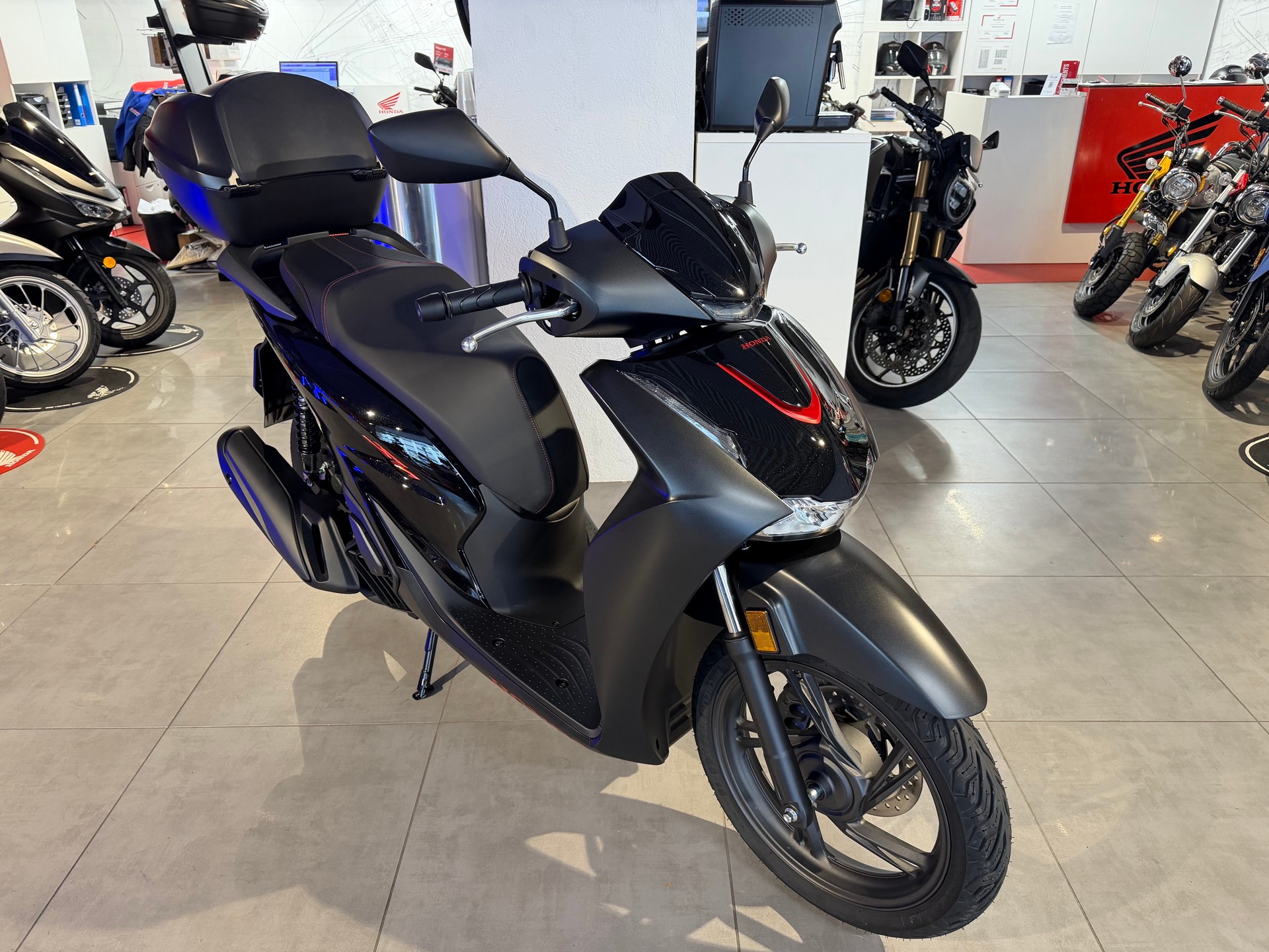 HONDA SH-image-1