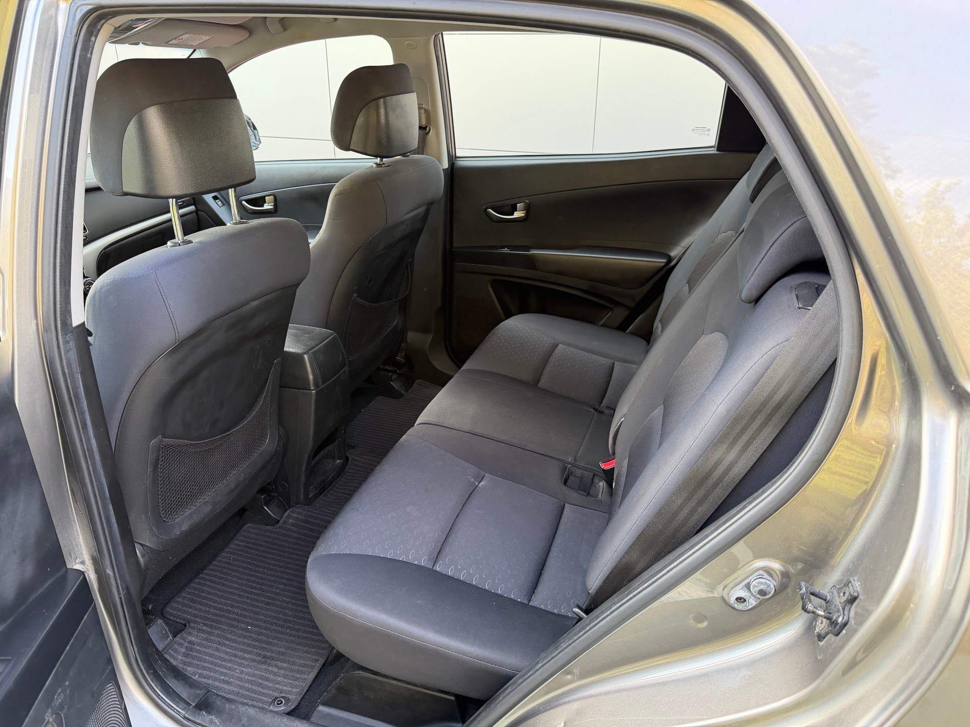 KGM-SsangYong Korando 2.0 e-XDI Swiss Limited Edition 4WD-image-8