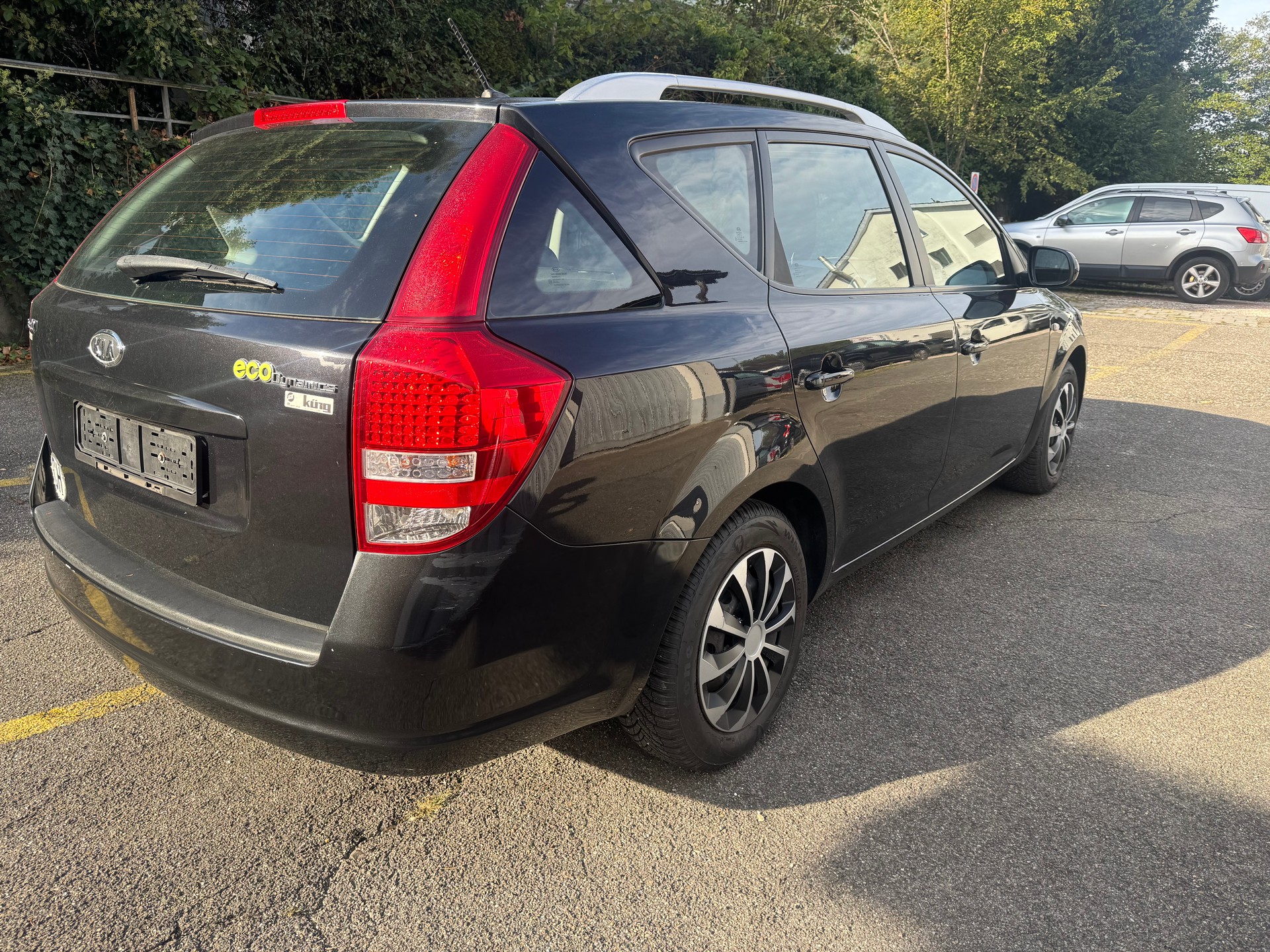 KIA Cee'd Sporty Wagon 1.6 16V Classic-image-5