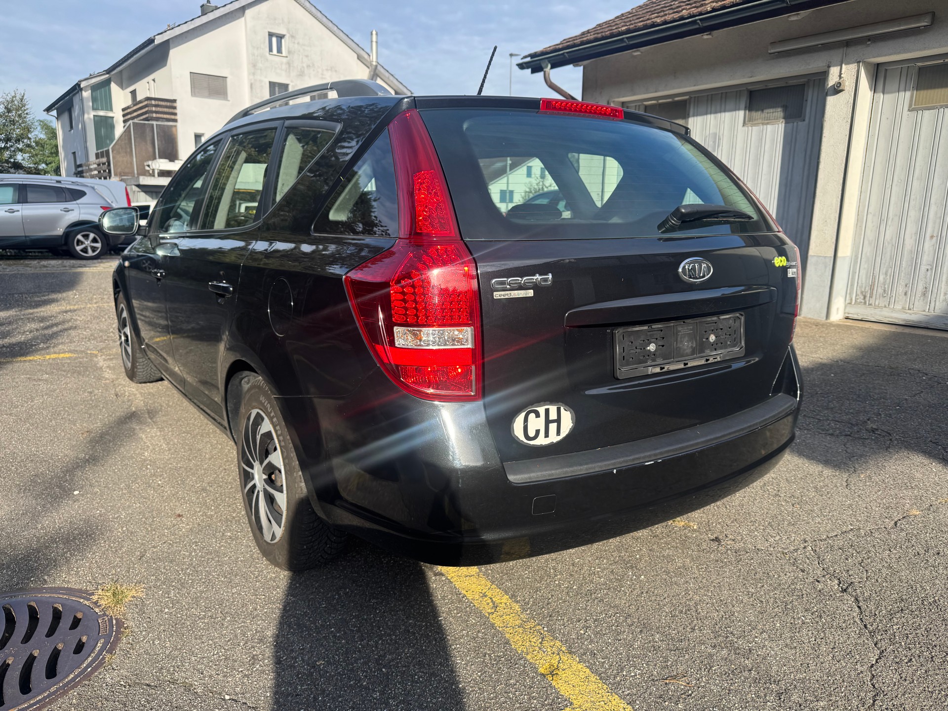 KIA Cee'd Sporty Wagon 1.6 16V Classic-image-4