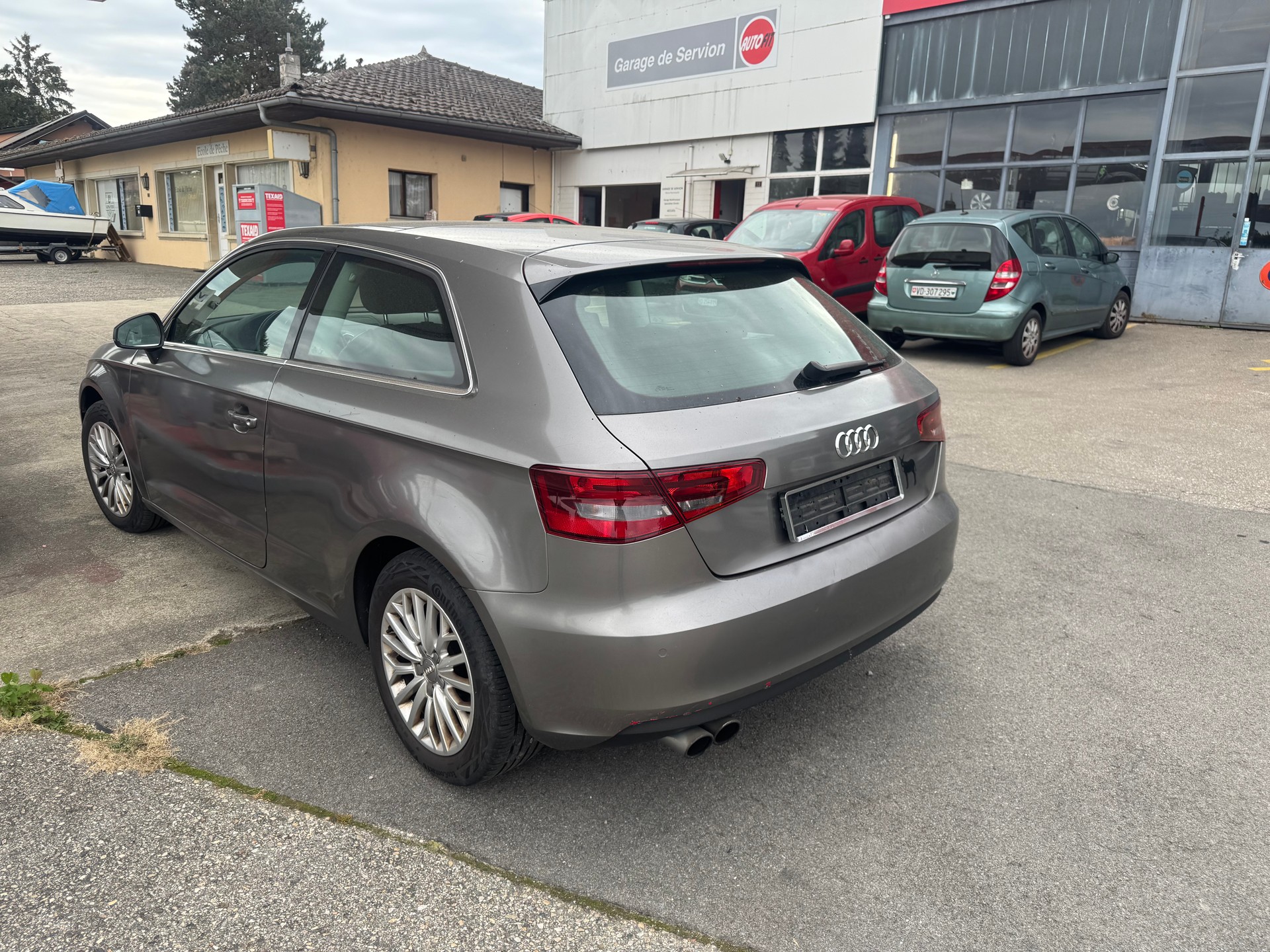 AUDI A3 Sportback 1.8 TFSI Attraction quattro S-tronic-image-5