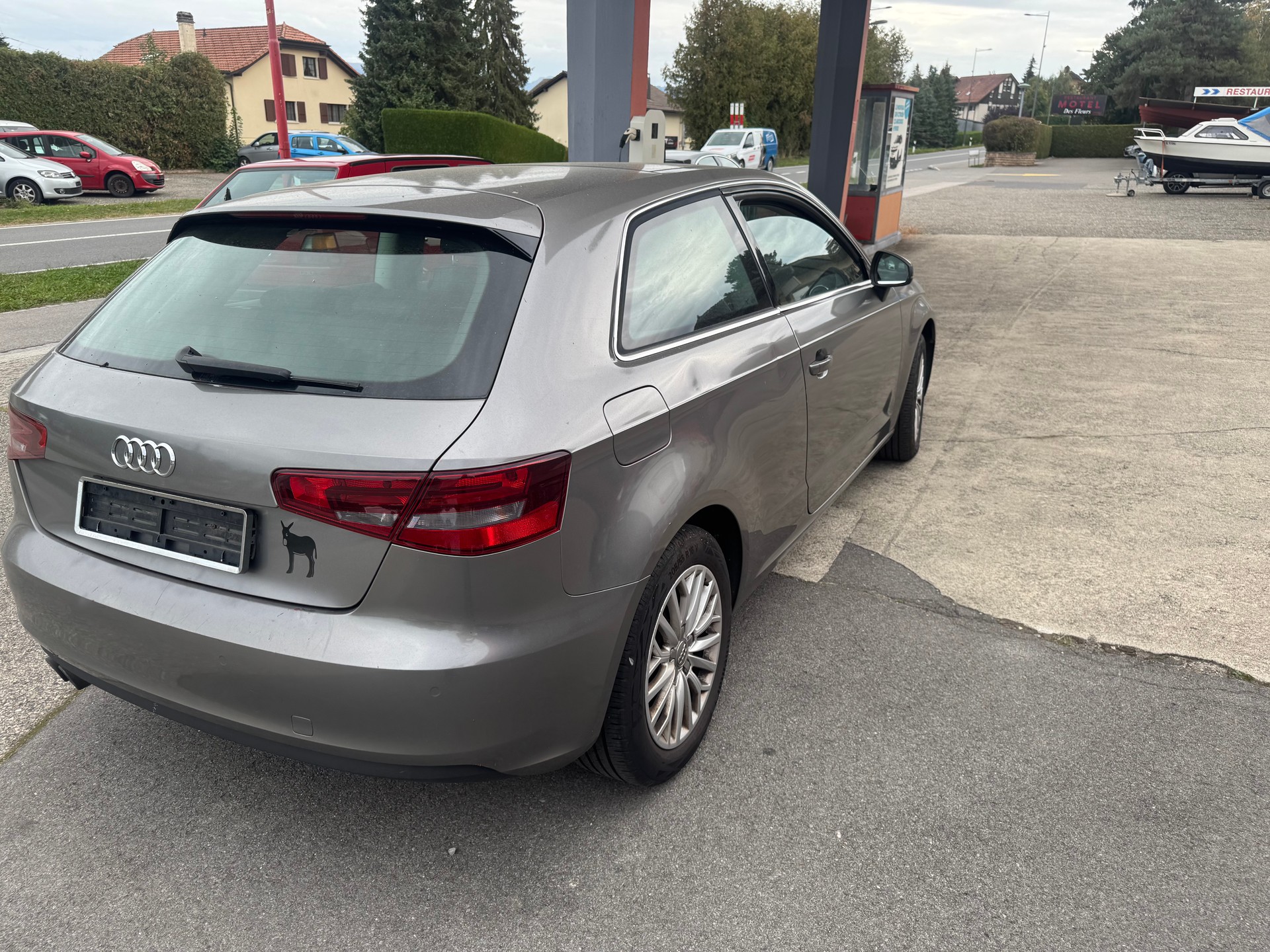 AUDI A3 Sportback 1.8 TFSI Attraction quattro S-tronic-image-8