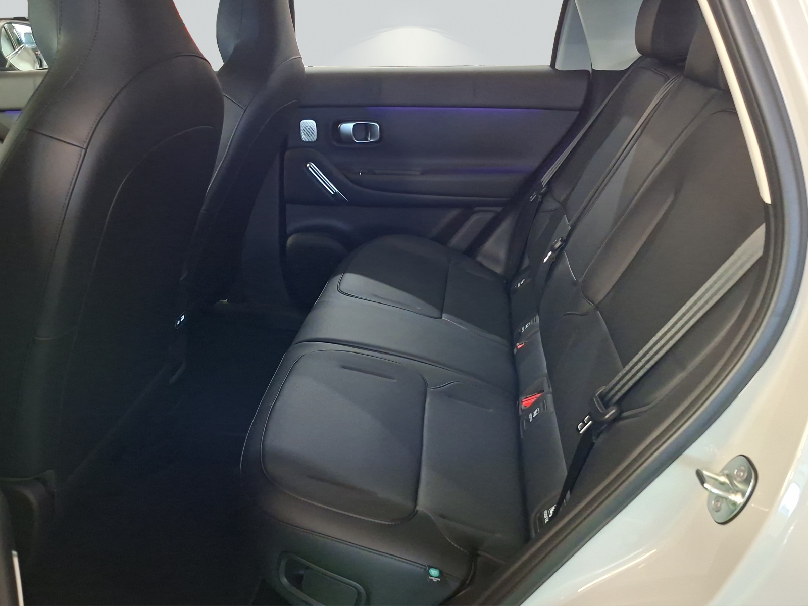 LEAPMOTOR B03X EV 53kWh-image-13