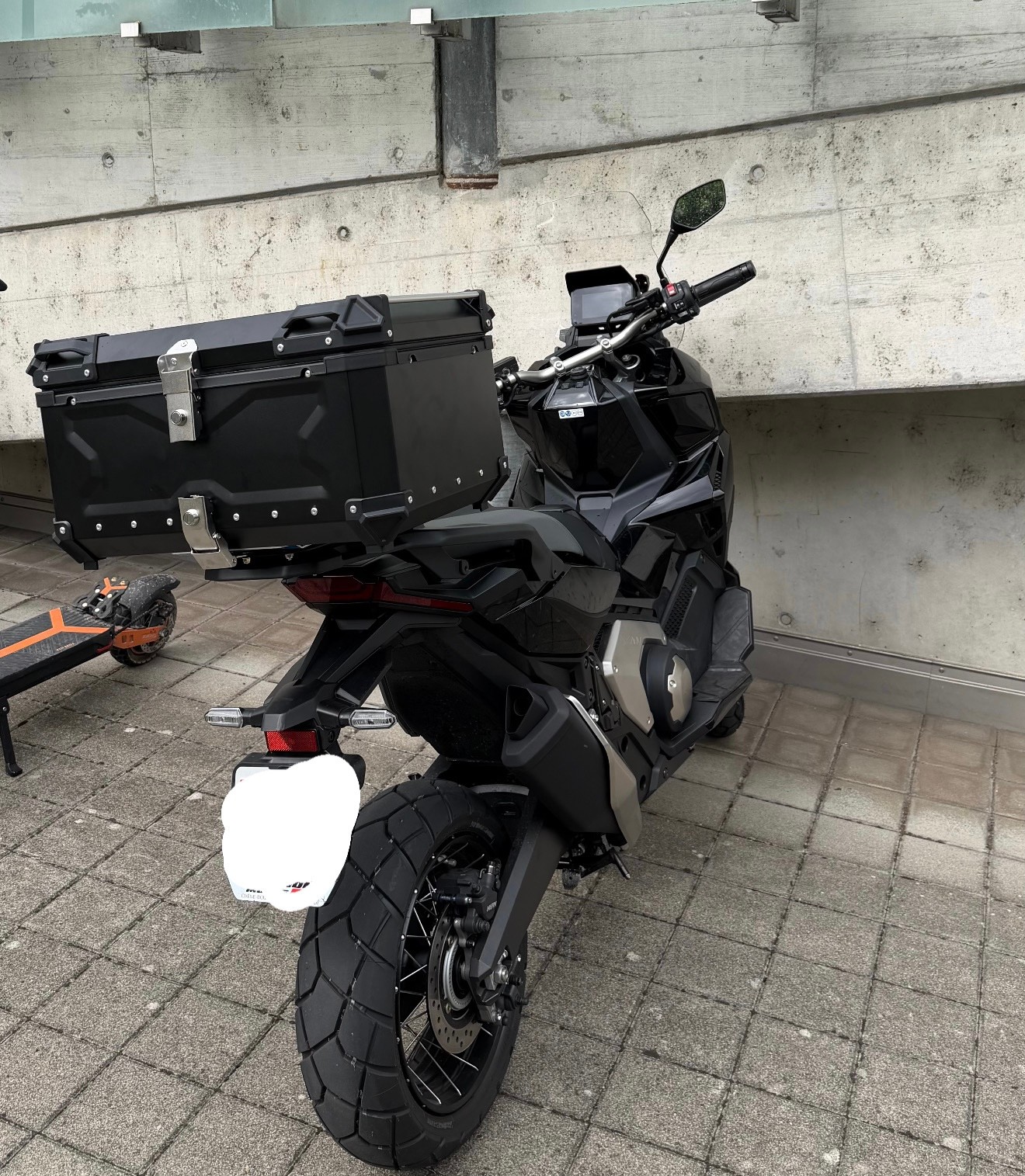 HONDA X-ADV 750-image-3