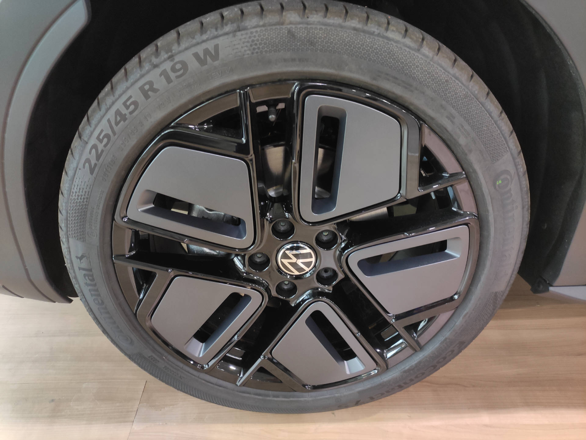 VW T-Roc 1.5 eTSI R-Line Black-Style DSG-showroom-element-2