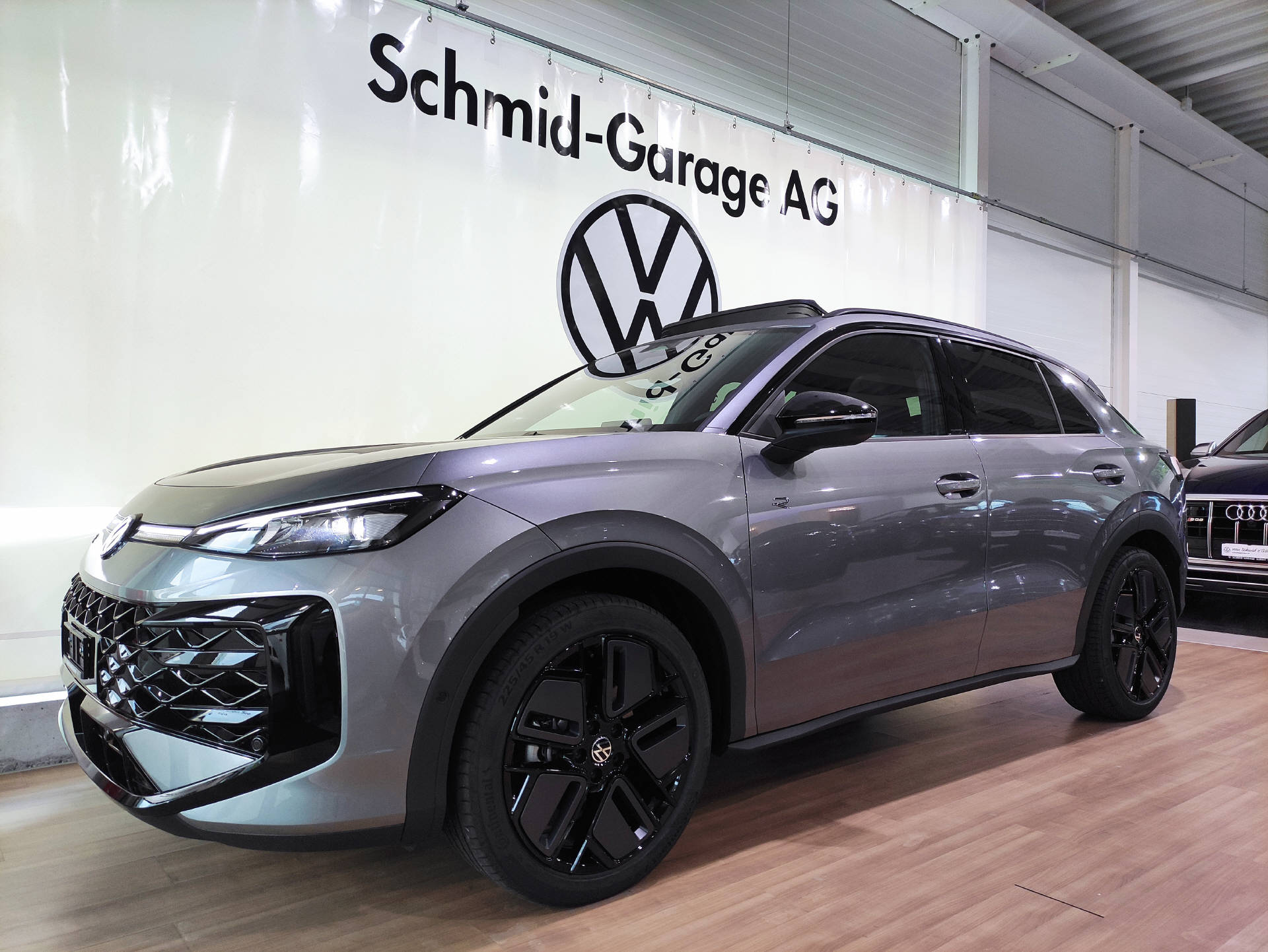 VW T-Roc 1.5 eTSI R-Line Black-Style DSG-showroom-element-1