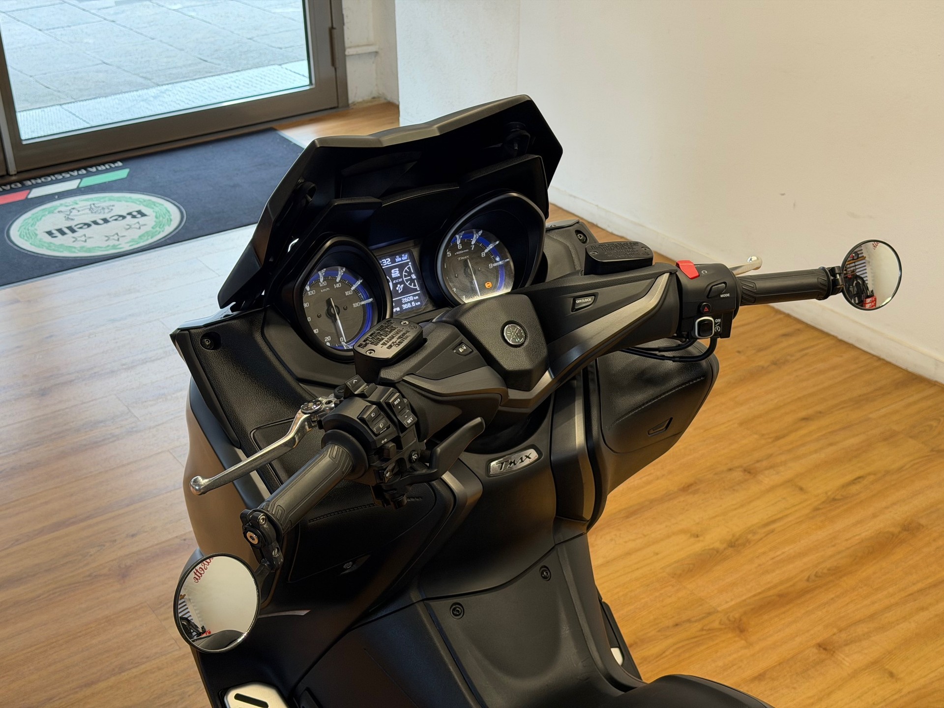 YAMAHA T-MAX XP 560-image-6