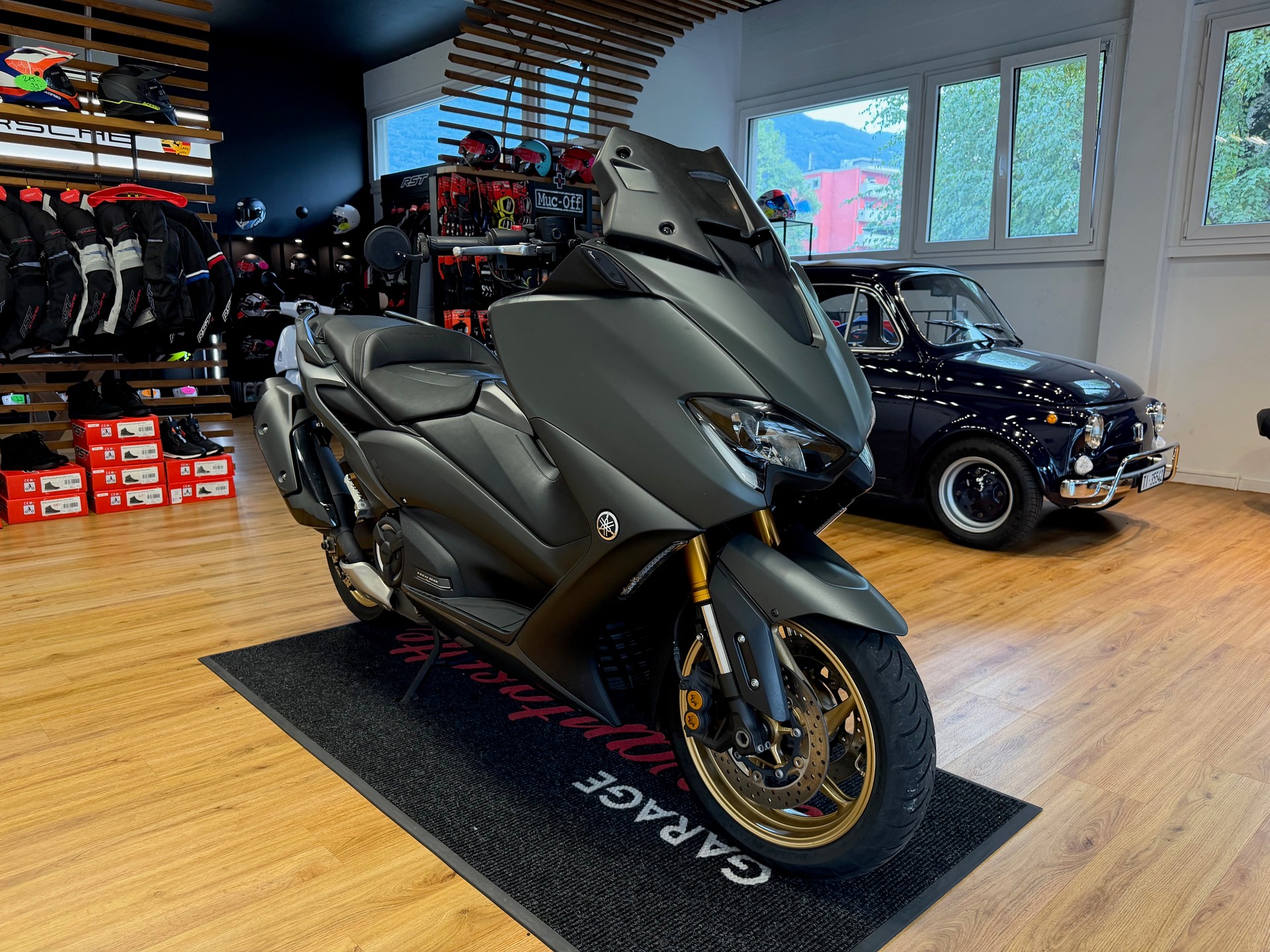 YAMAHA T-MAX XP 560-image-1