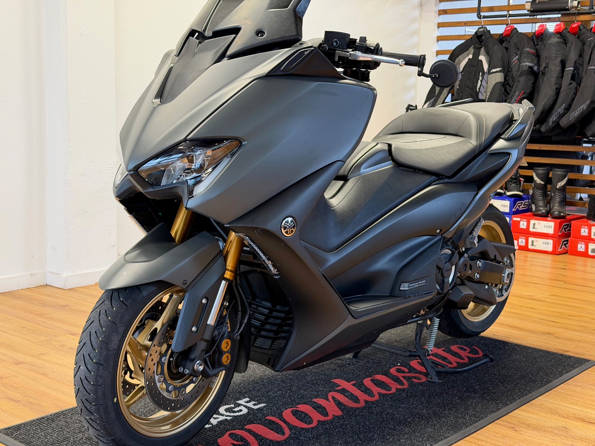YAMAHA T-MAX XP 560-image-4