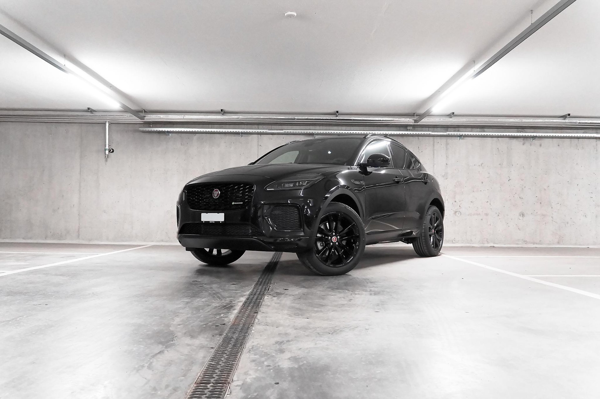JAGUAR E-Pace 1.5 T 270e R-Dynamic SE AWD