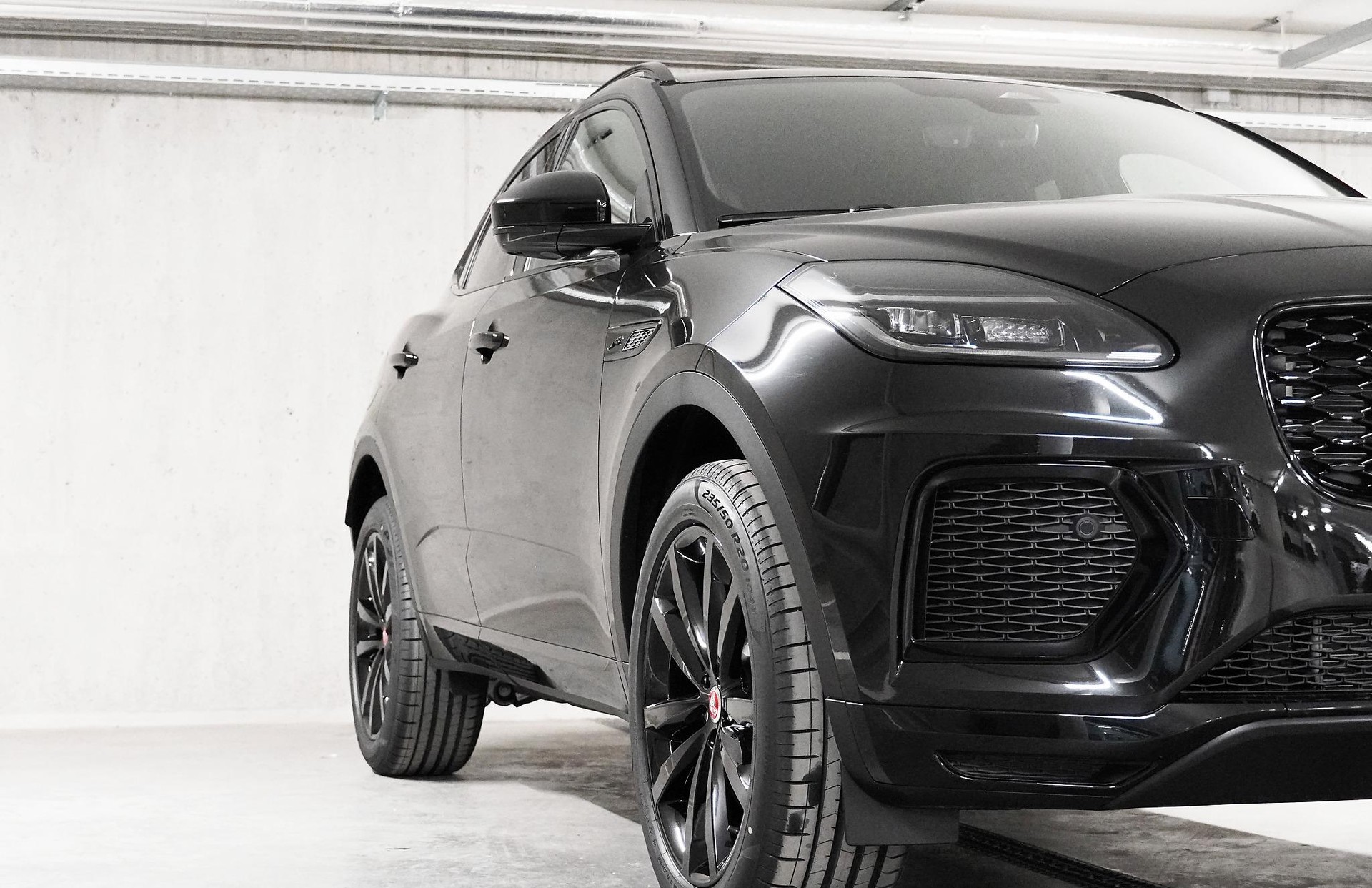 JAGUAR E-Pace 1.5 T 270e R-Dynamic SE AWD-showroom-element-3