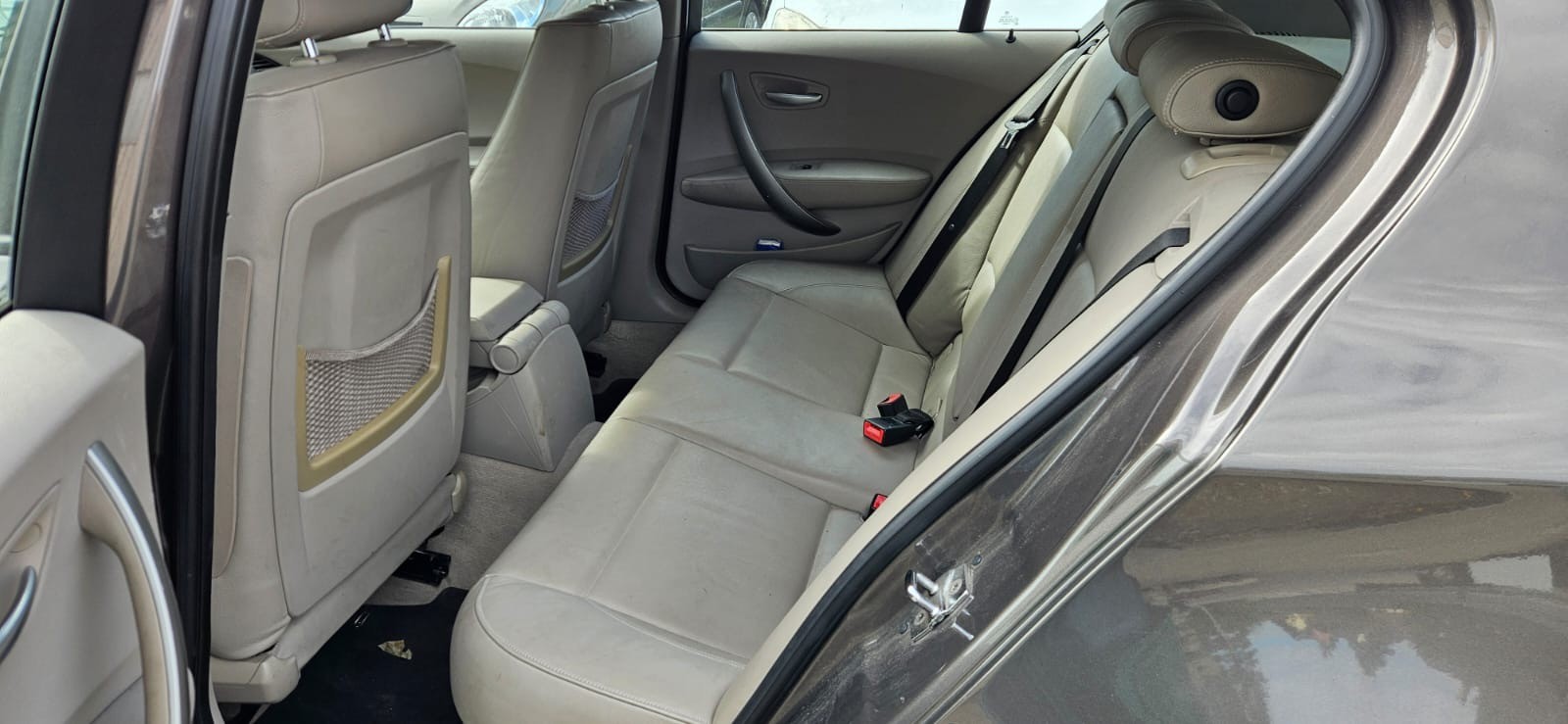 BMW 120i-image-6