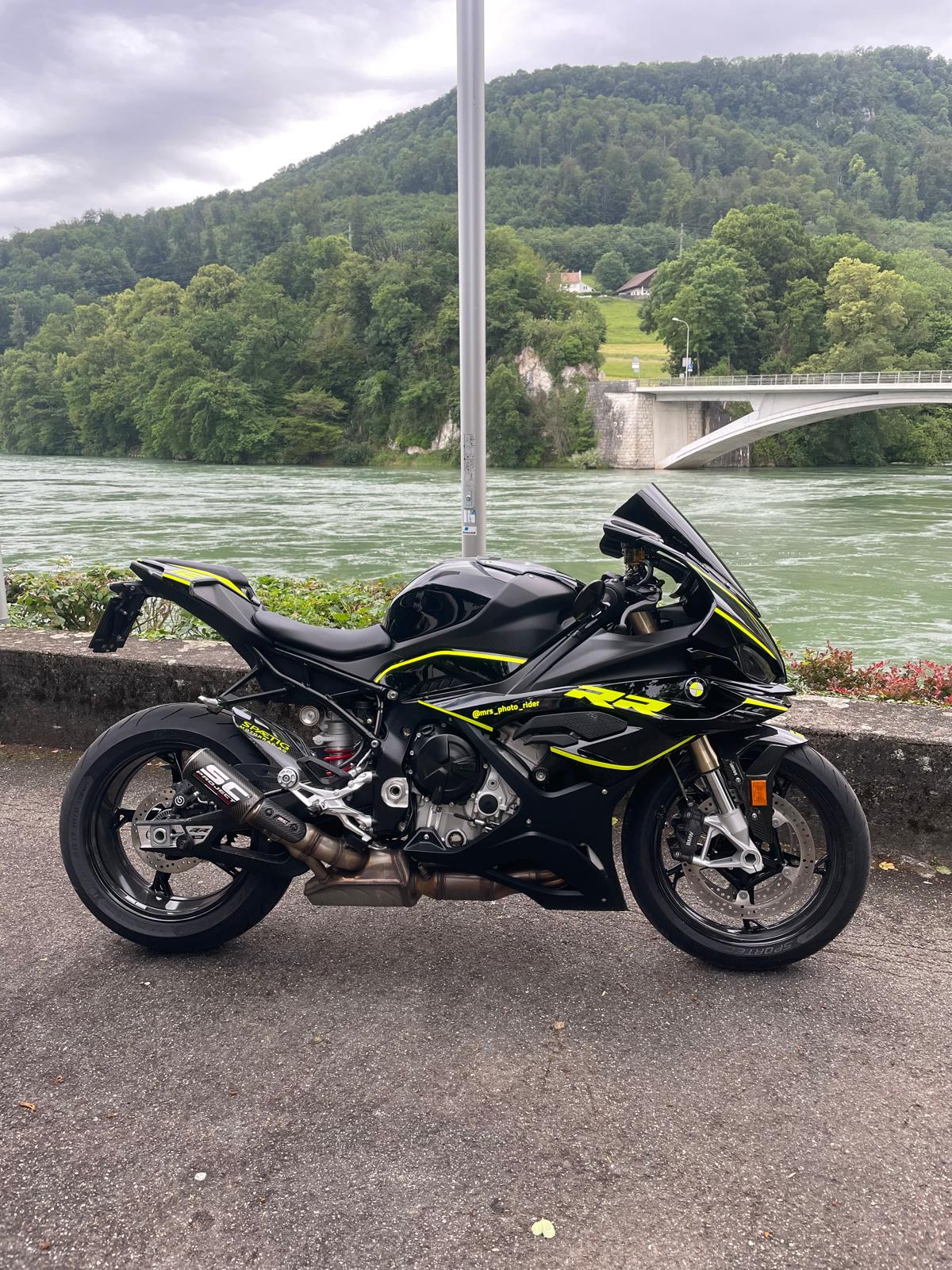 BMW S 1000 RR-image-1