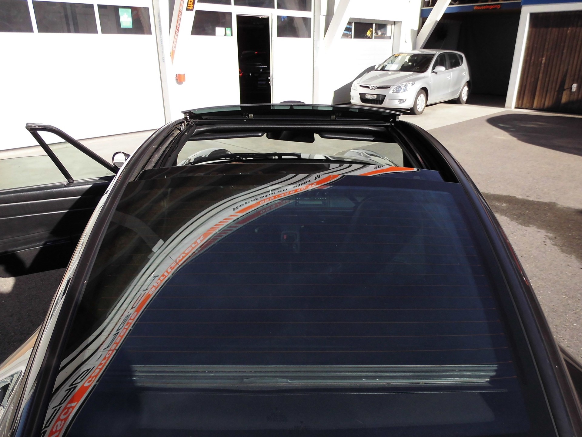 PORSCHE 911 Targa-image-9