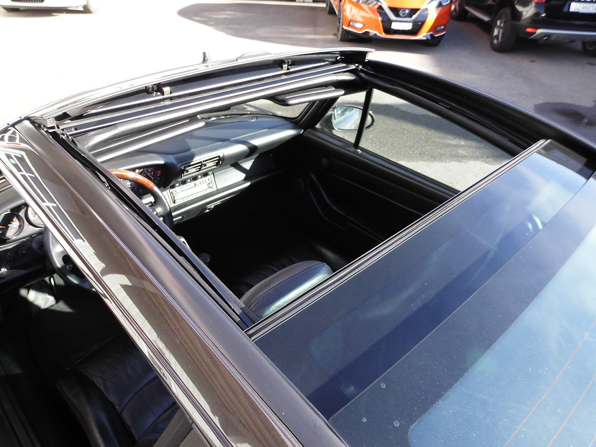 PORSCHE 911 Targa-image-7