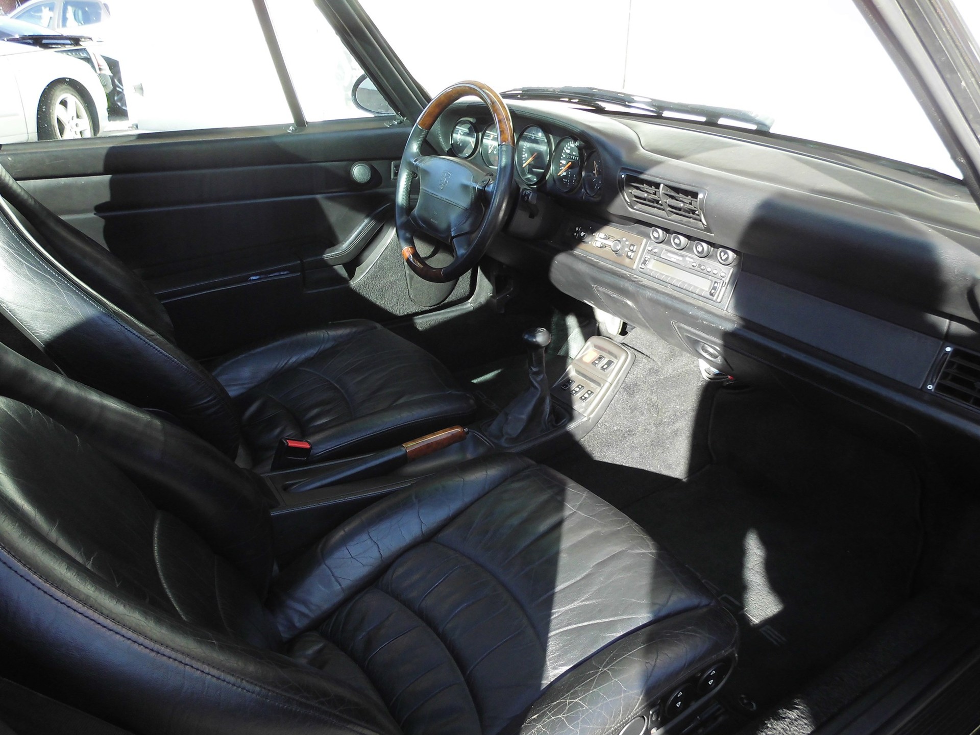 PORSCHE 911 Targa-image-11