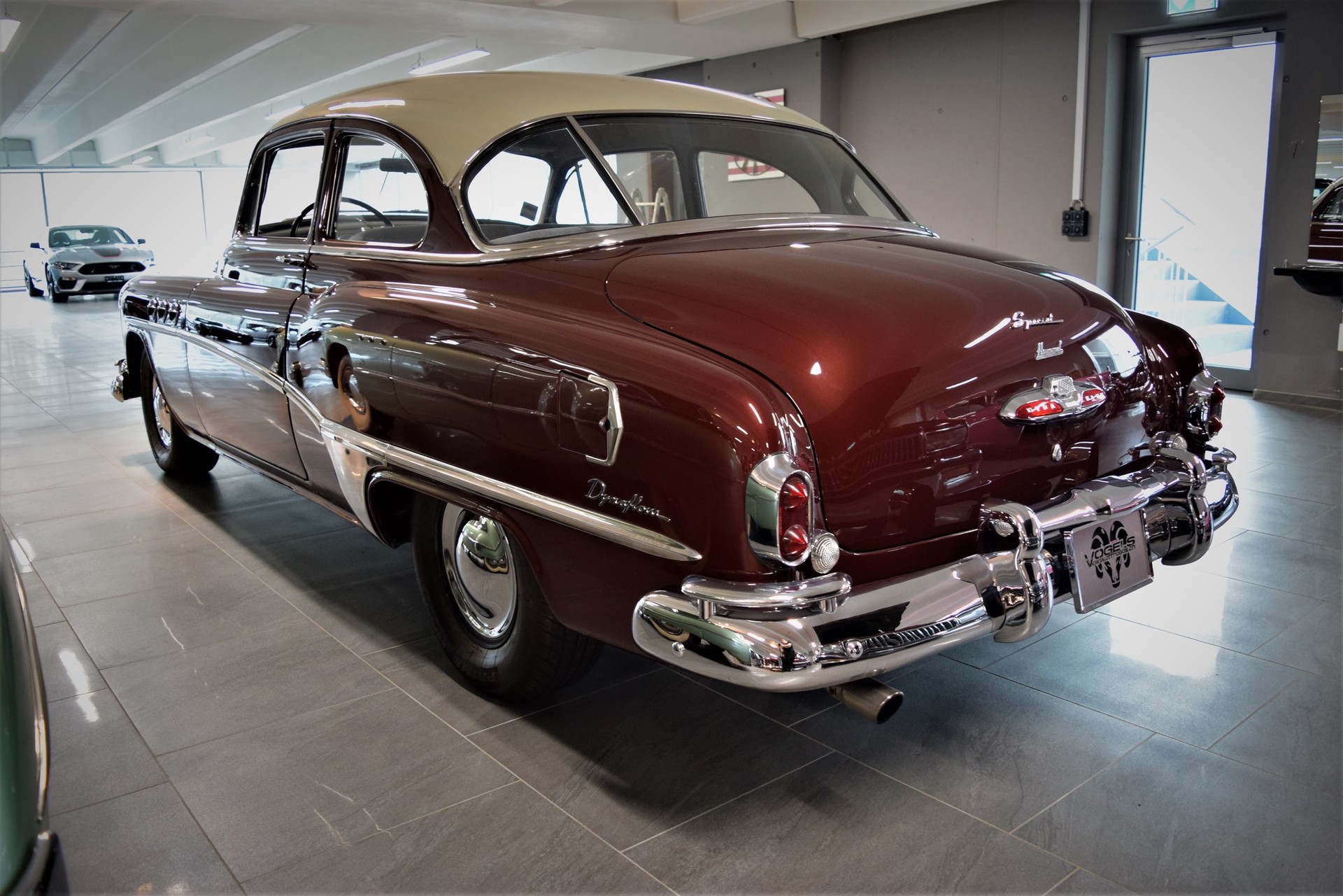 BUICK SUPER Eight 40 Special-showroom-element-2