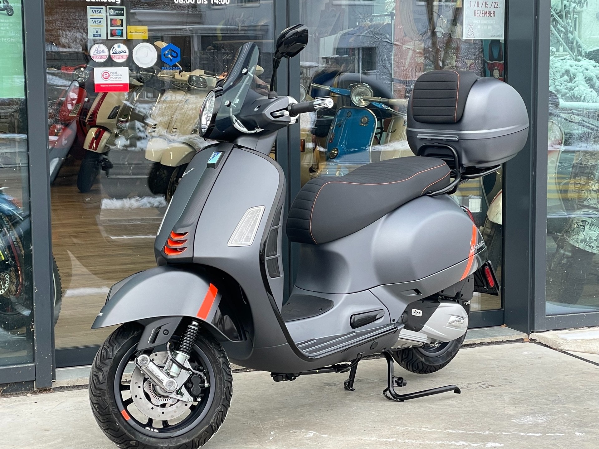 PIAGGIO Vespa GTS 125 Super Sport ABS-image-11