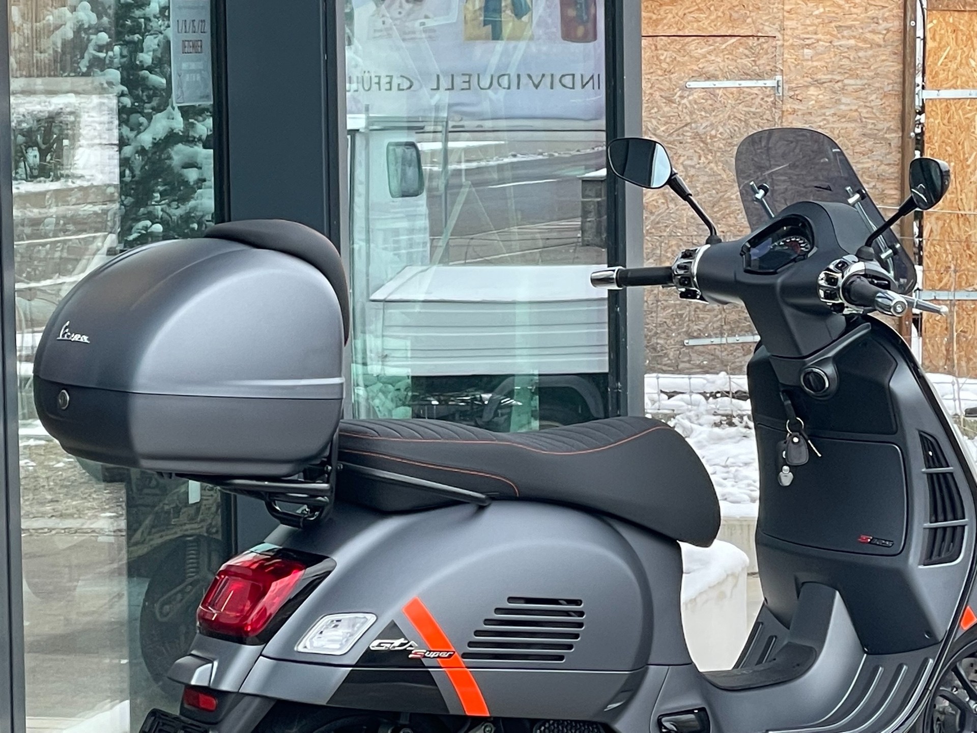 PIAGGIO Vespa GTS 125 Super Sport ABS-image-13