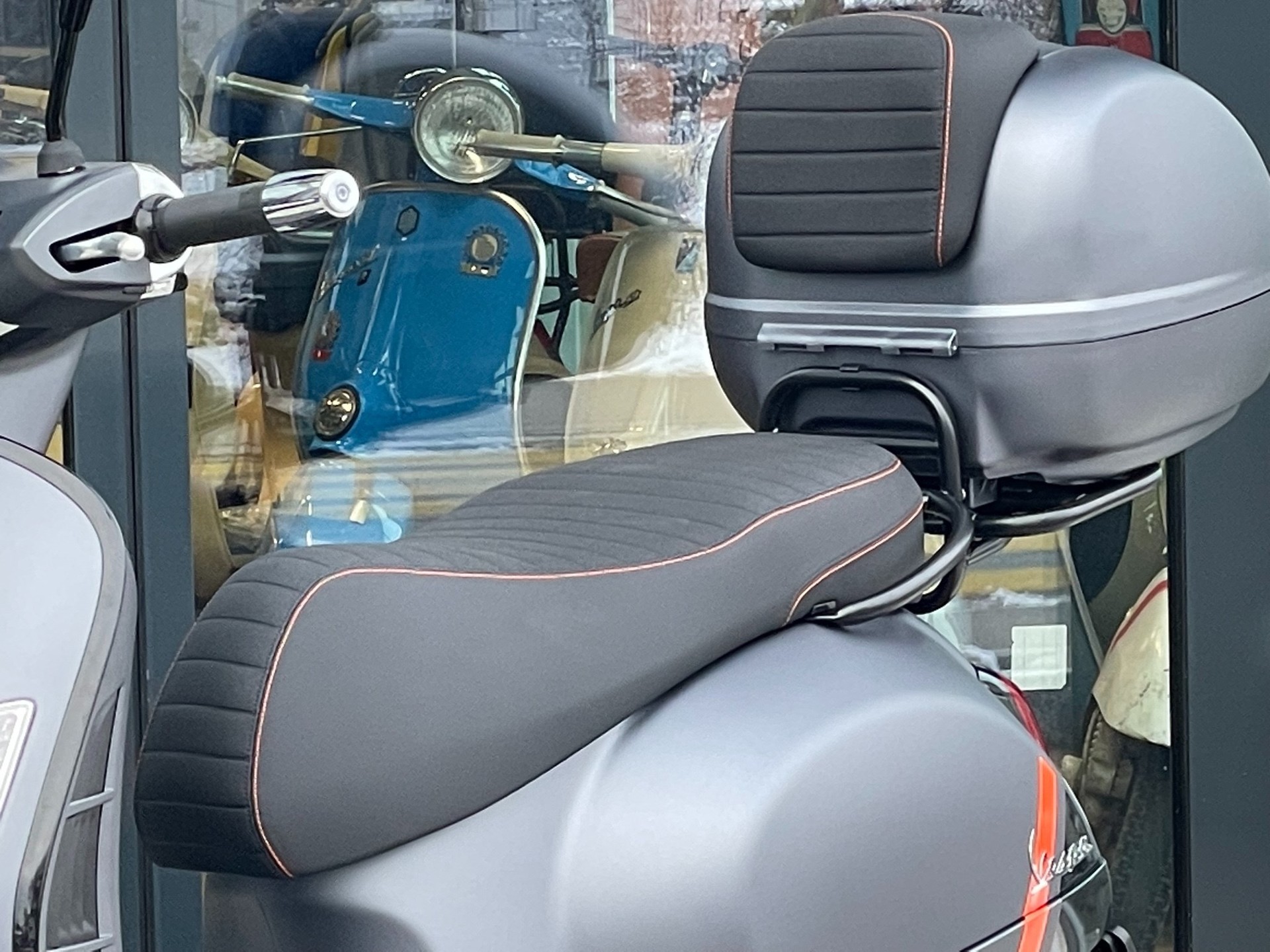 PIAGGIO Vespa GTS 125 Super Sport ABS-image-3