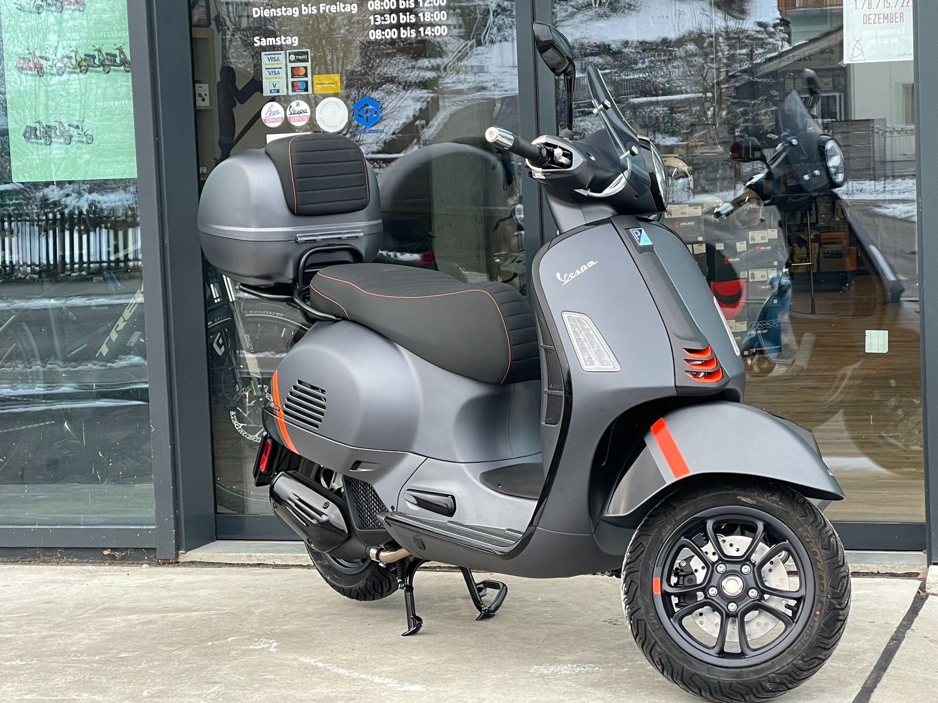 PIAGGIO Vespa GTS 125 Super Sport ABS-image-8