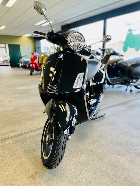 PIAGGIO Vespa GTS 125 Super ABS-image-0