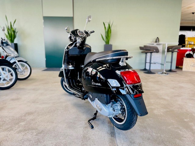 PIAGGIO Vespa GTS 125 Super ABS-image-2