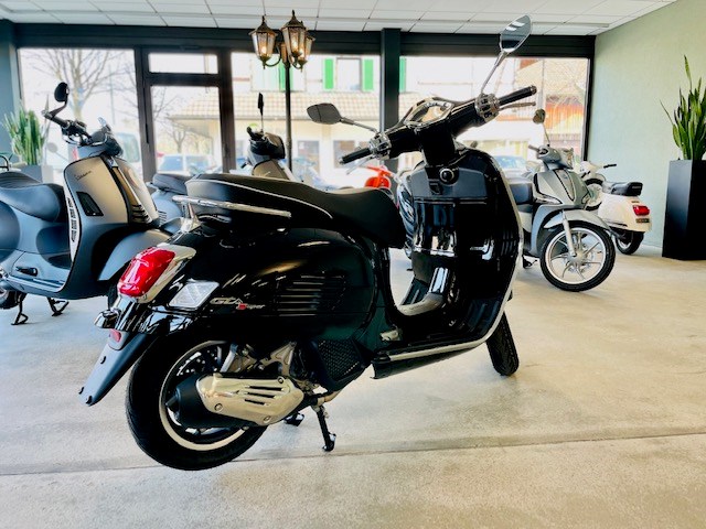 PIAGGIO Vespa GTS 125 Super ABS-image-1