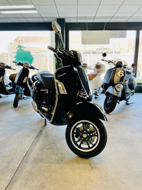 PIAGGIO Vespa GTS 125 Super ABS-image-7
