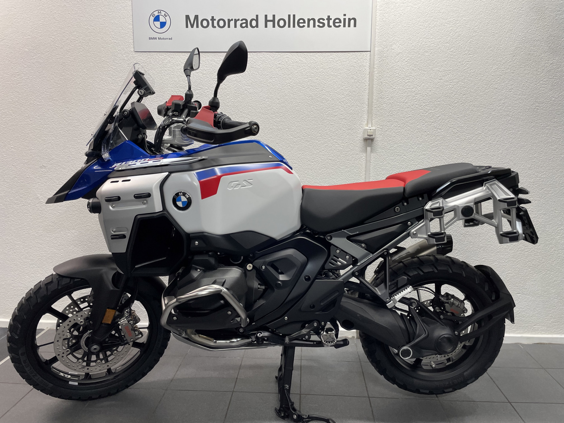 BMW R 1300 GS Adventure Trophy-image-1