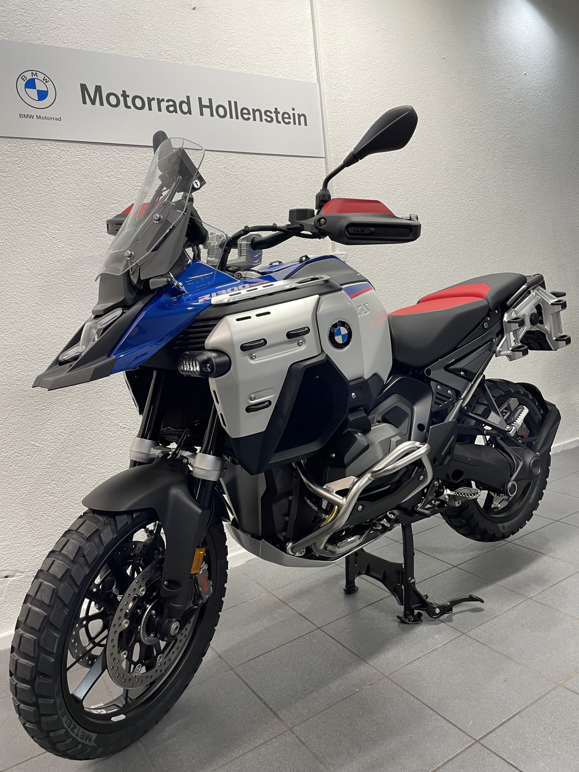 BMW R 1300 GS Adventure Trophy-image-2