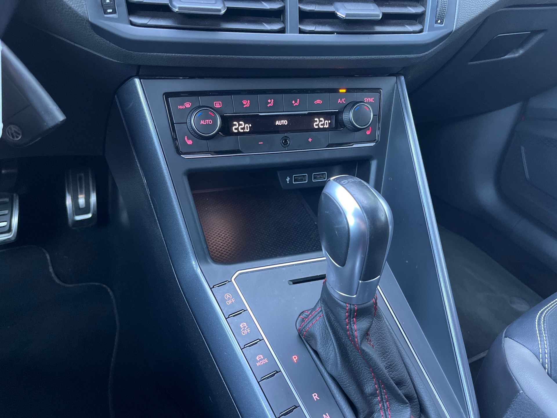 VW Polo 2.0 TSI GTI DSG-image-14