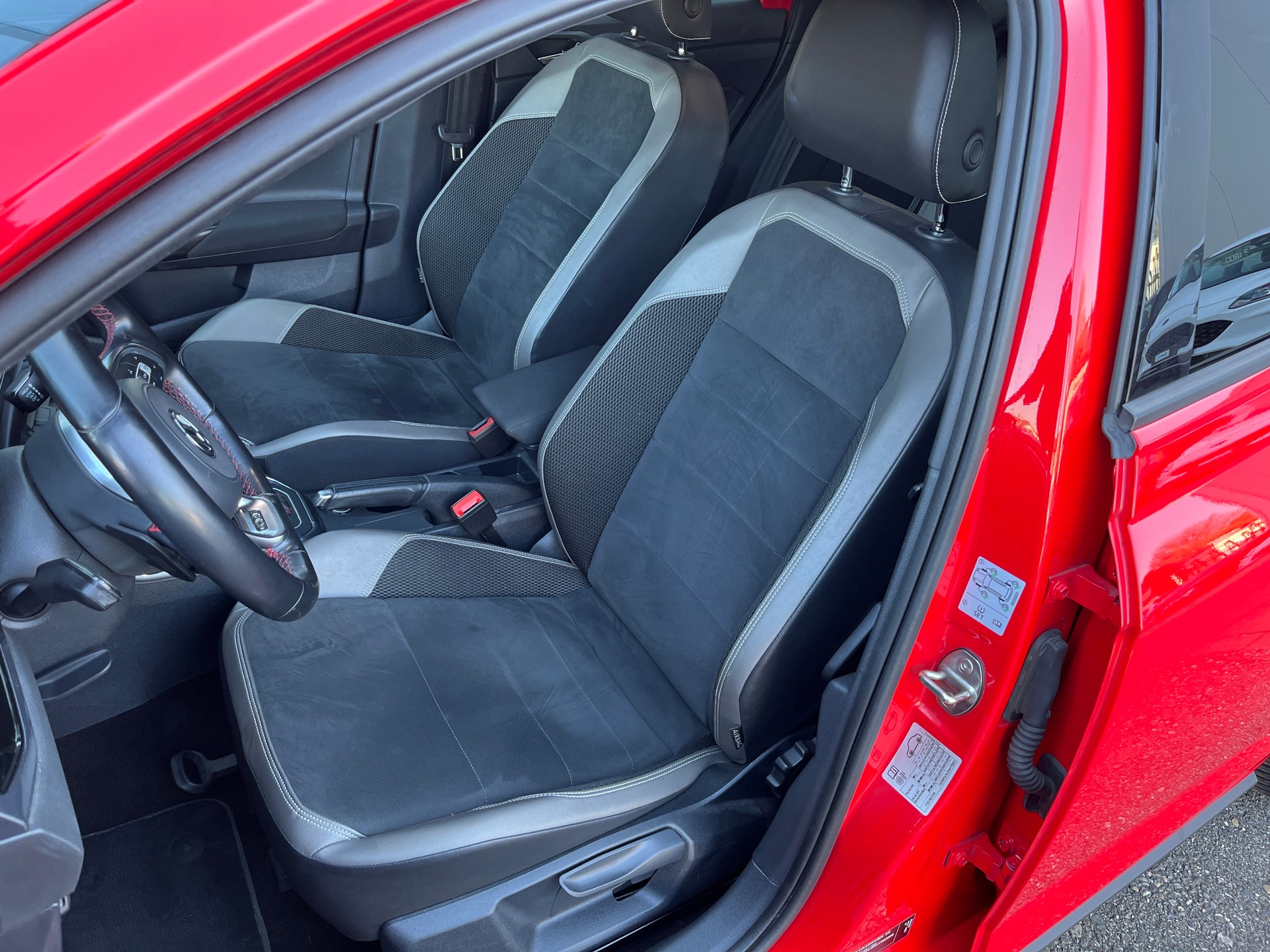 VW Polo 2.0 TSI GTI DSG-image-8