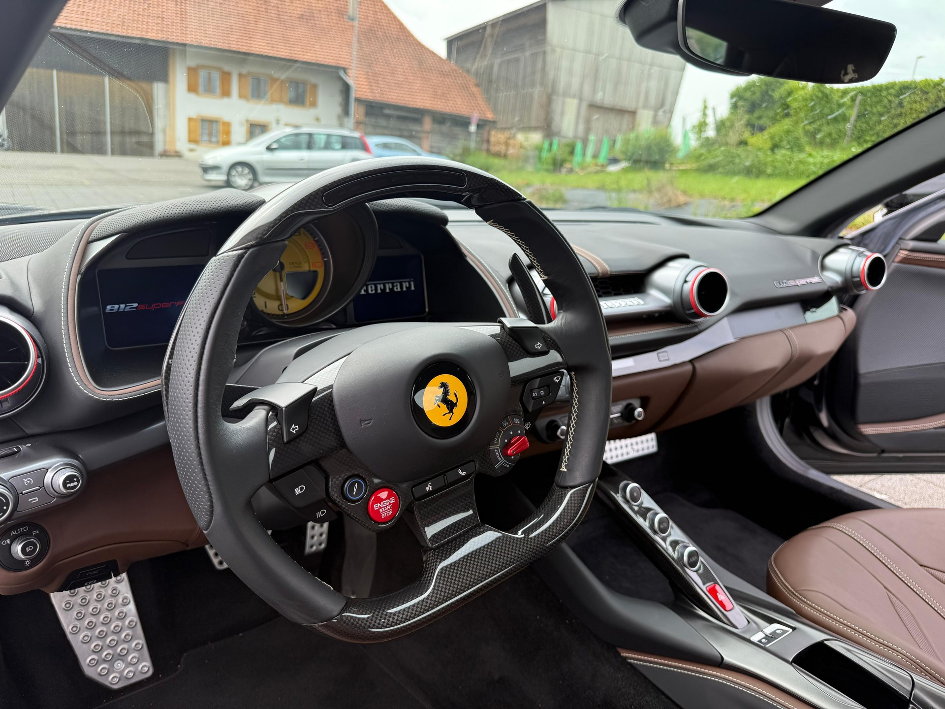 FERRARI 812 Superfast-image-9