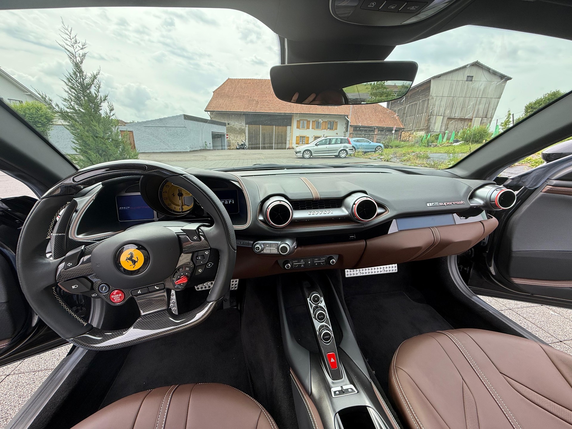 FERRARI 812 Superfast-image-7