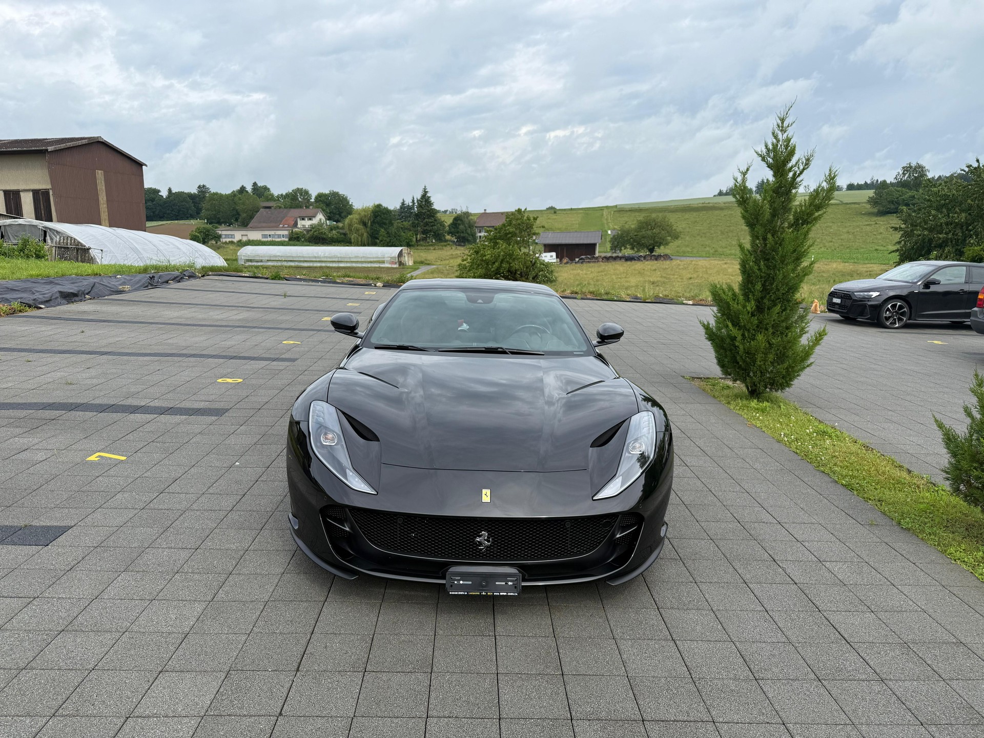 FERRARI 812 Superfast-image-4
