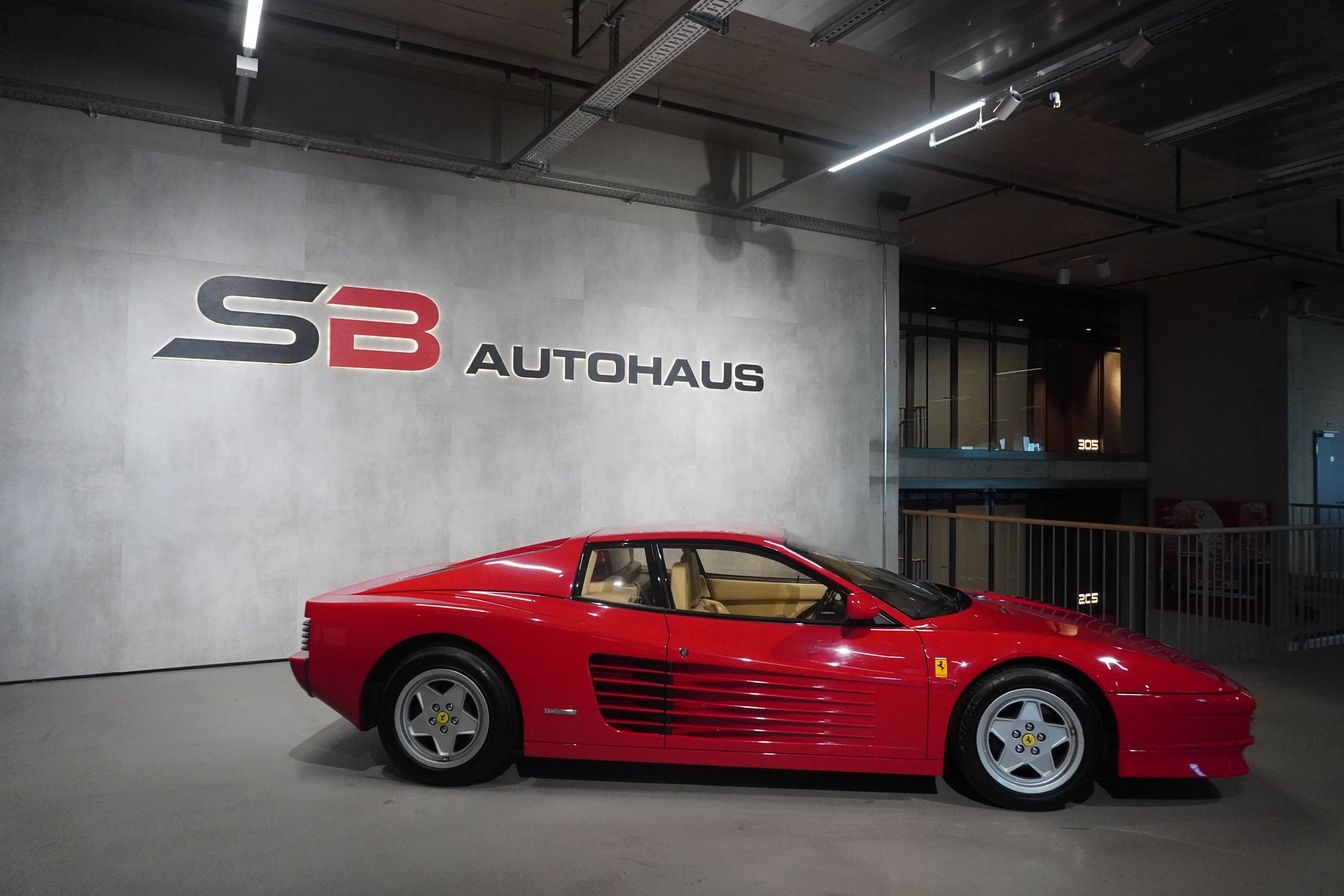 FERRARI Testarossa-showroom-element-2