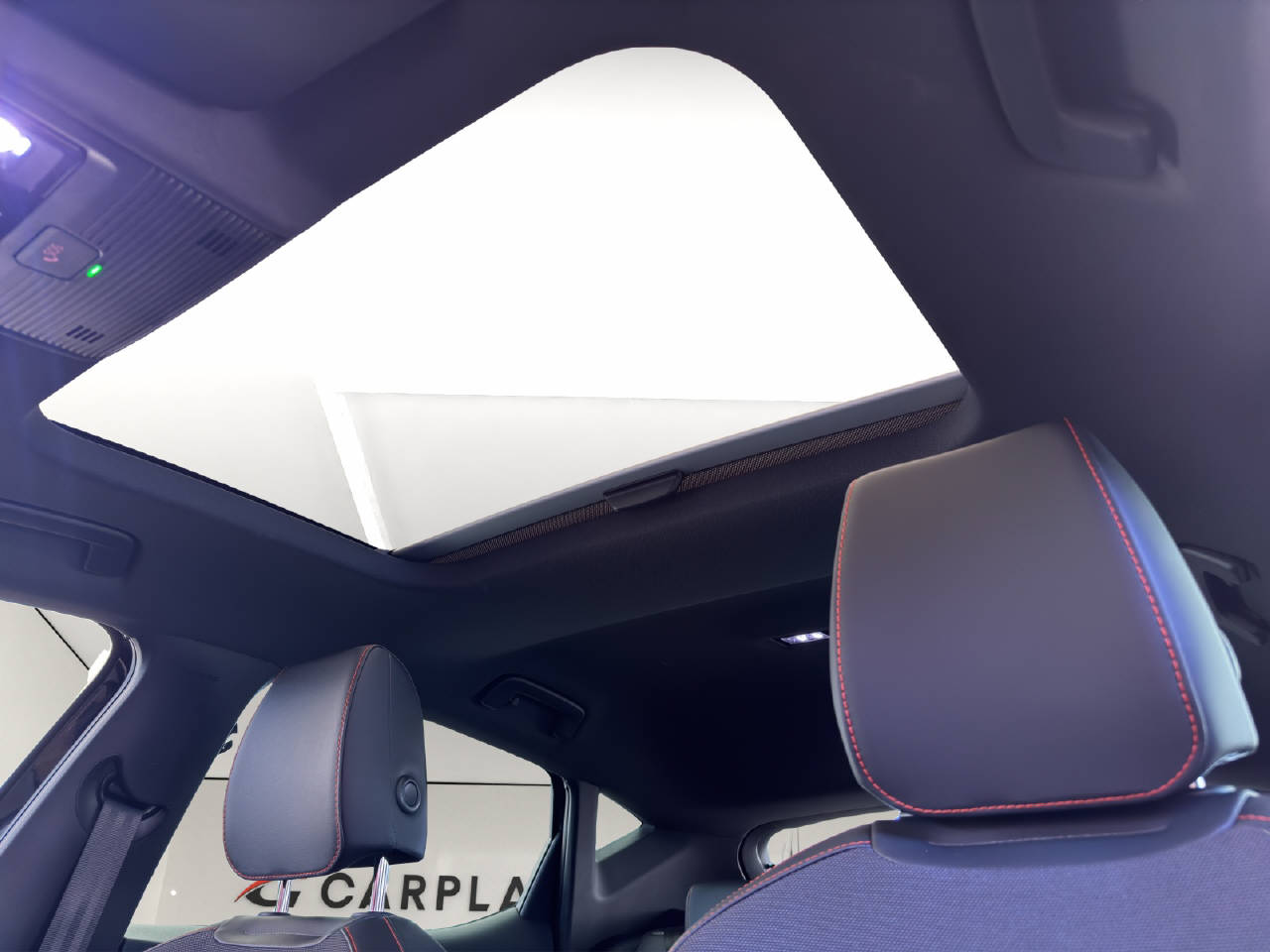 SEAT Leon 1.5 eTSI 150 FR DSG-image-11