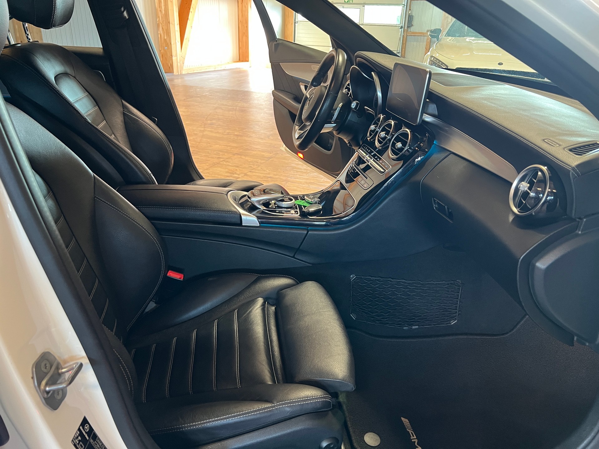 MERCEDES-BENZ C 43 AMG 4Matic 9G-Tronic-image-11
