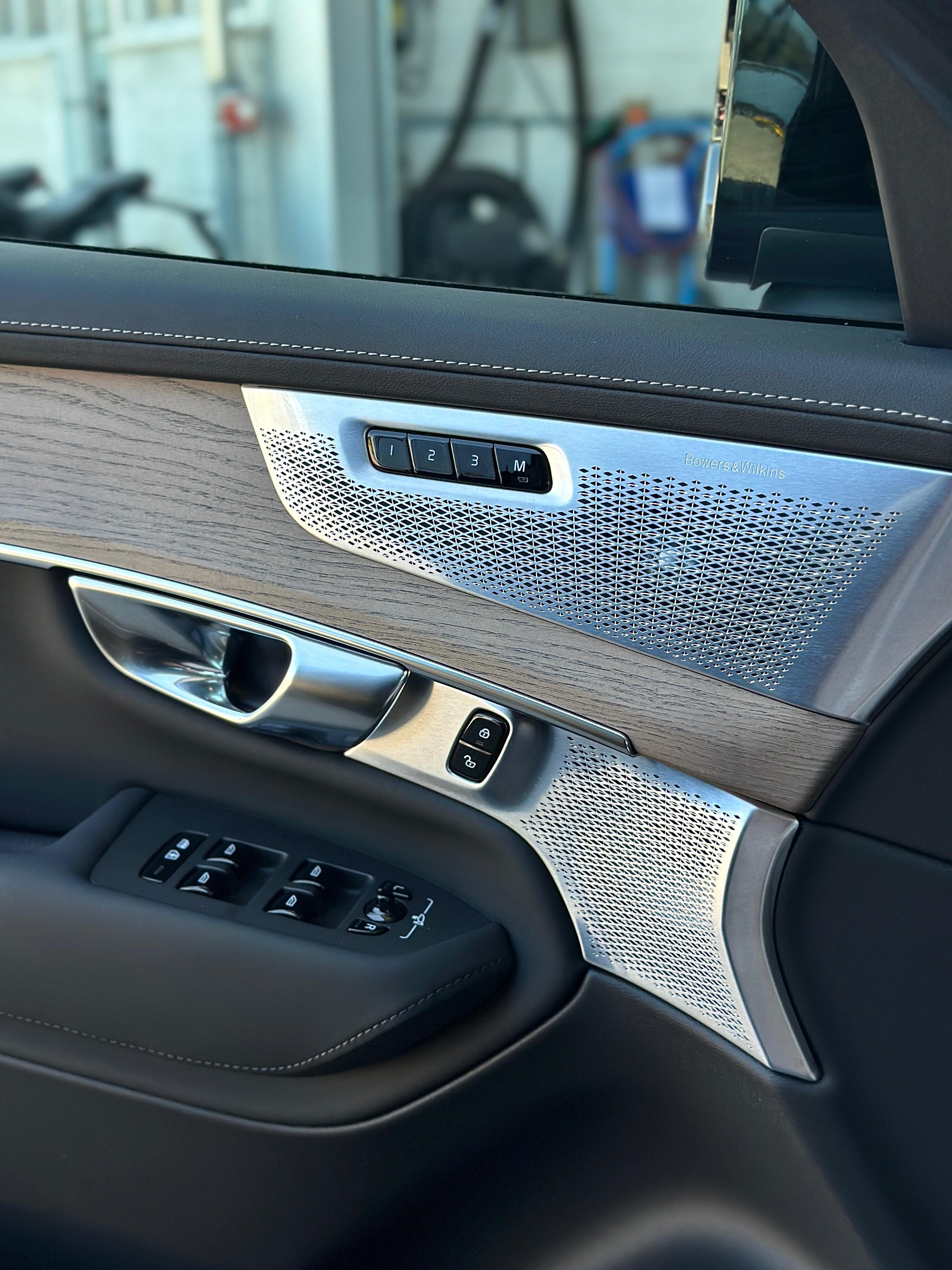 VOLVO XC90 2.0 T8 TE Ultra Dark eAWD-image-14