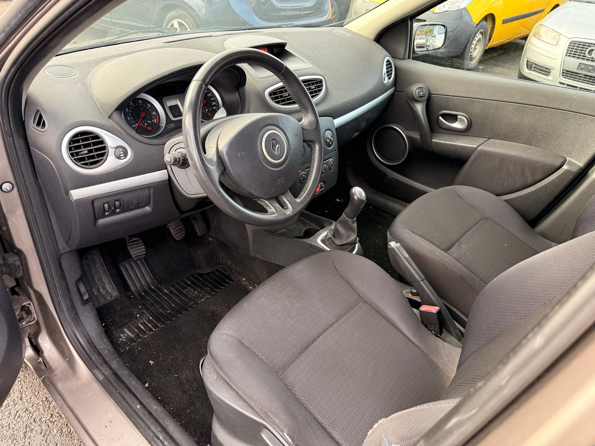 RENAULT Clio Grandtour 1.2 16V Turbo Dynamique-image-7