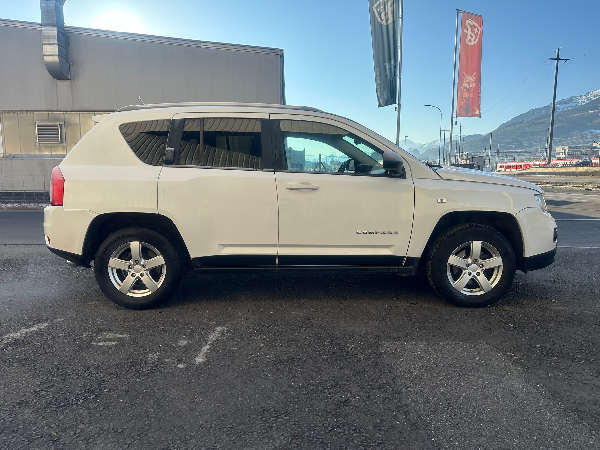 JEEP Compass 2.4 Limited CVT-image-8